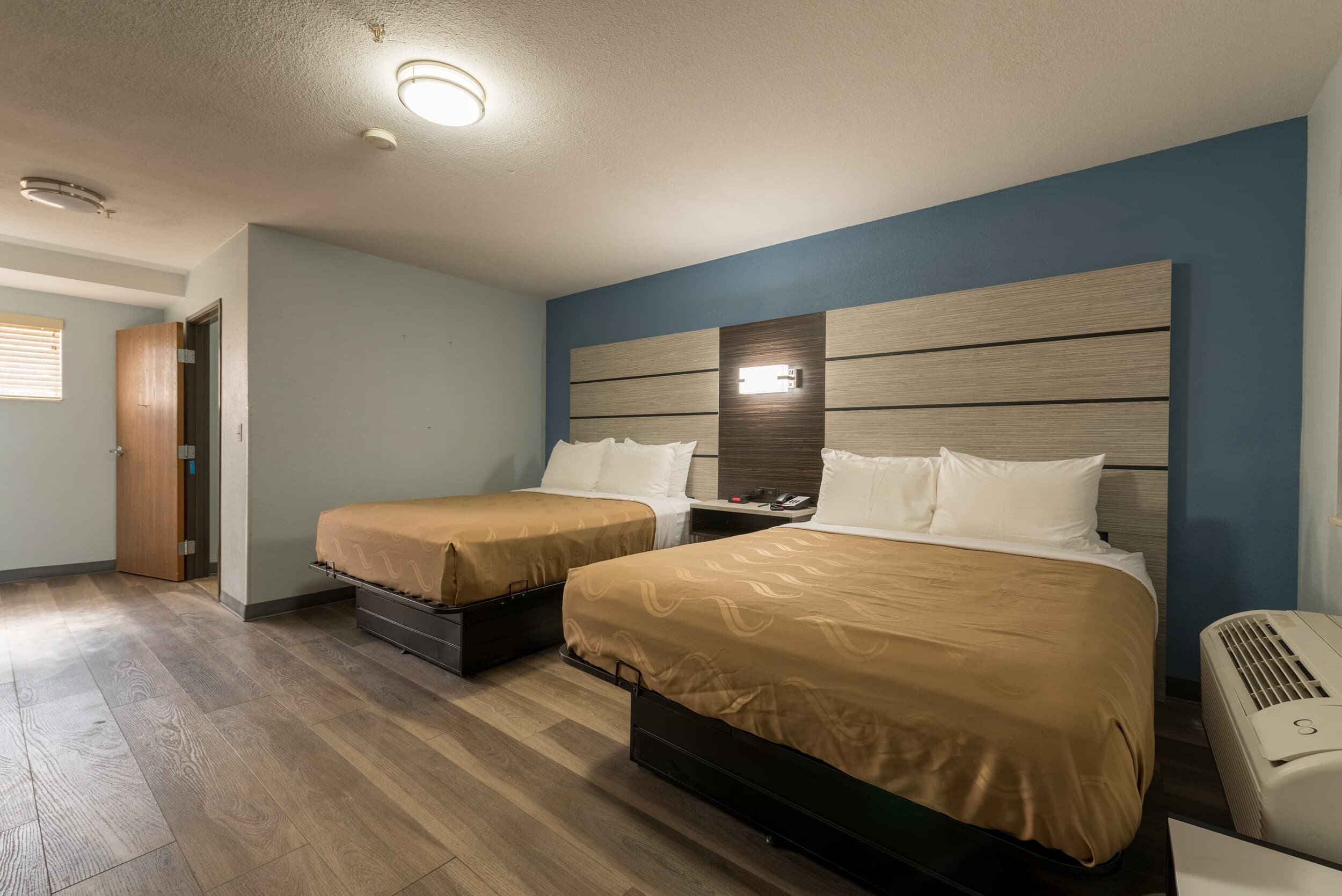Quality Inn & Suites Manitou Springs at Pikes Peak - Image 3