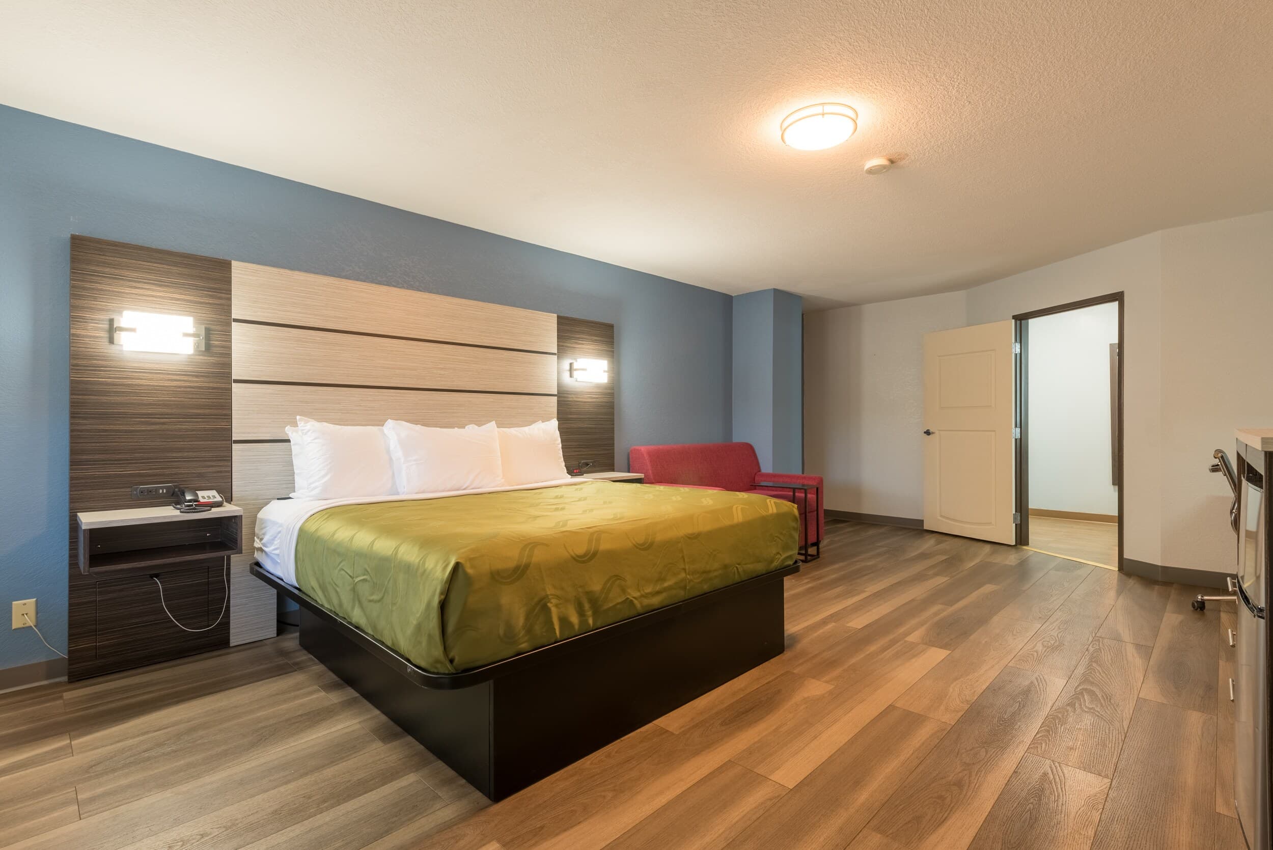 Quality Inn & Suites Manitou Springs at Pikes Peak — 6