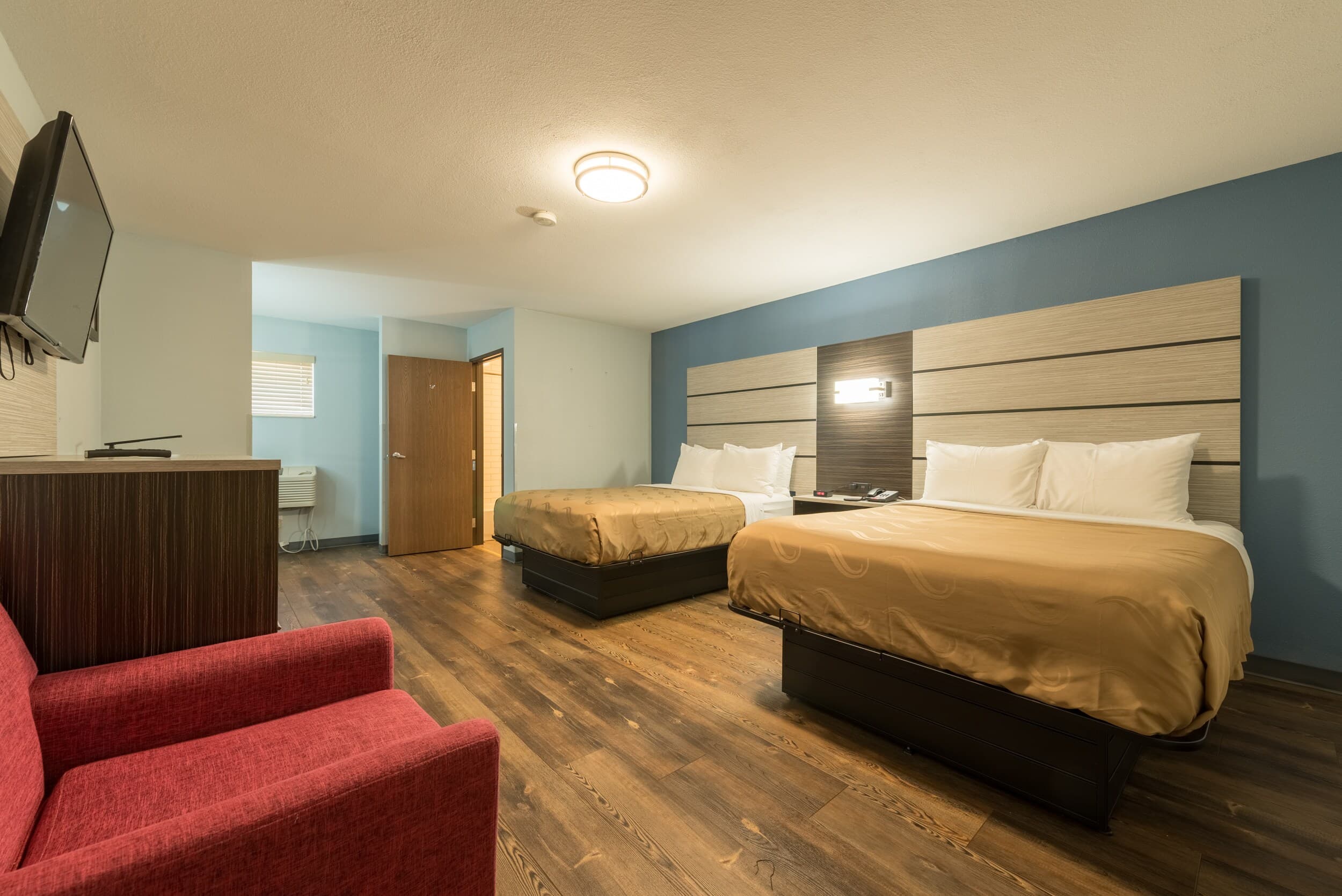 Quality Inn & Suites Manitou Springs at Pikes Peak — 17