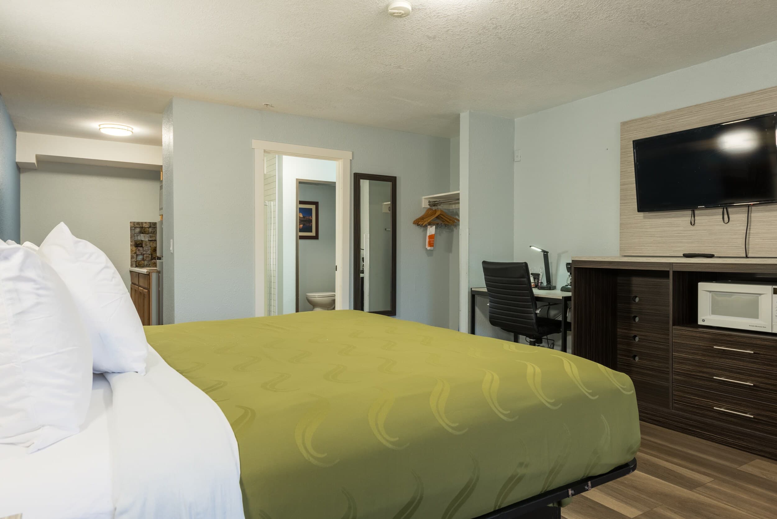 Quality Inn & Suites Manitou Springs at Pikes Peak — 23