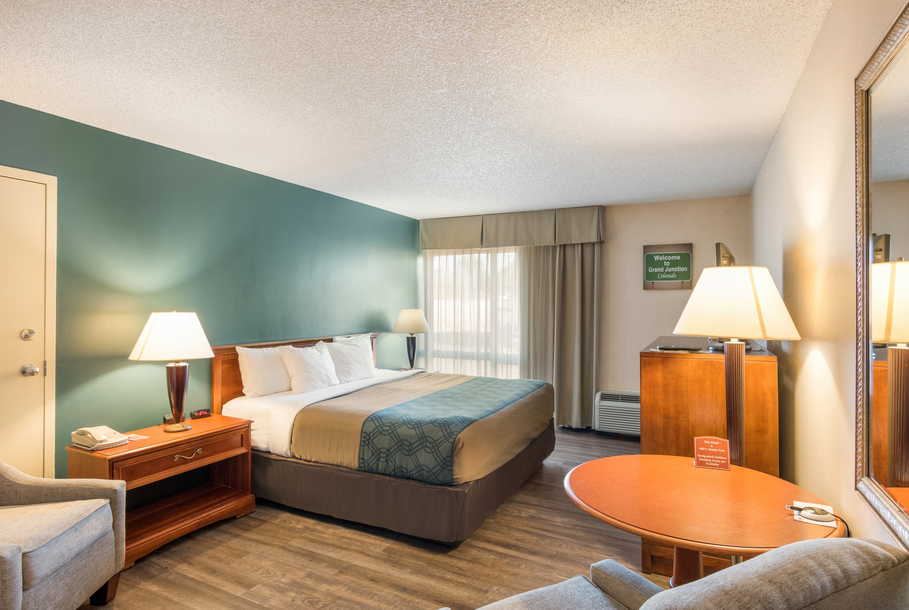 Econo Lodge Grand Junction North — 6