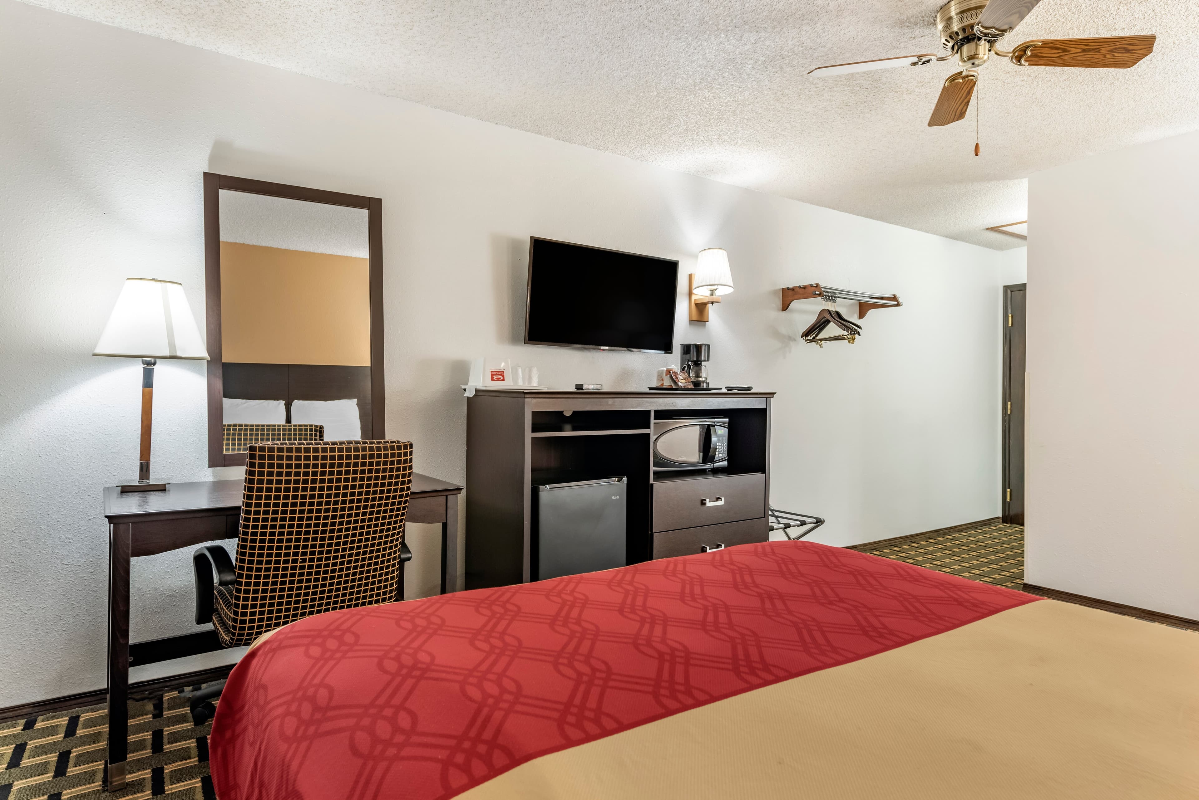 Econo Lodge La Junta — 13