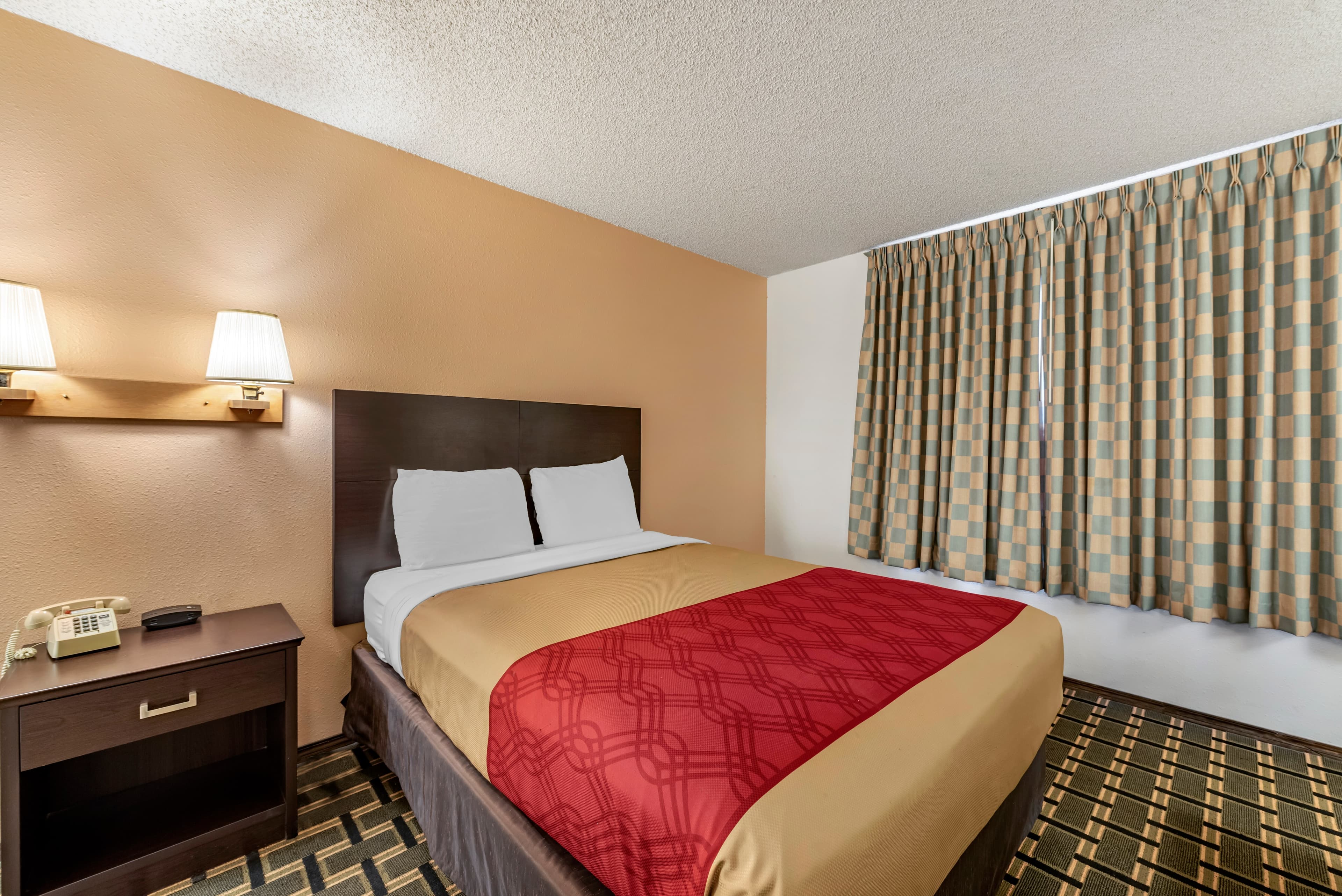 Econo Lodge La Junta — 14