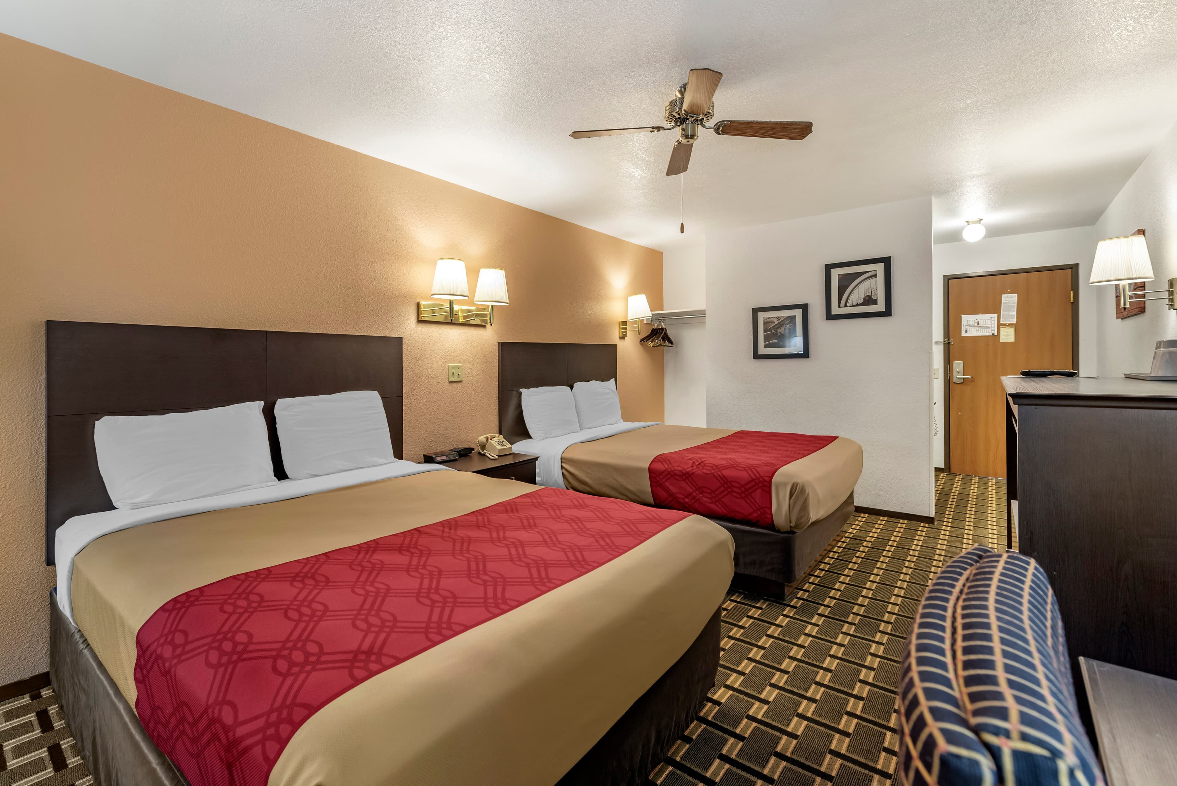 Econo Lodge La Junta — 17