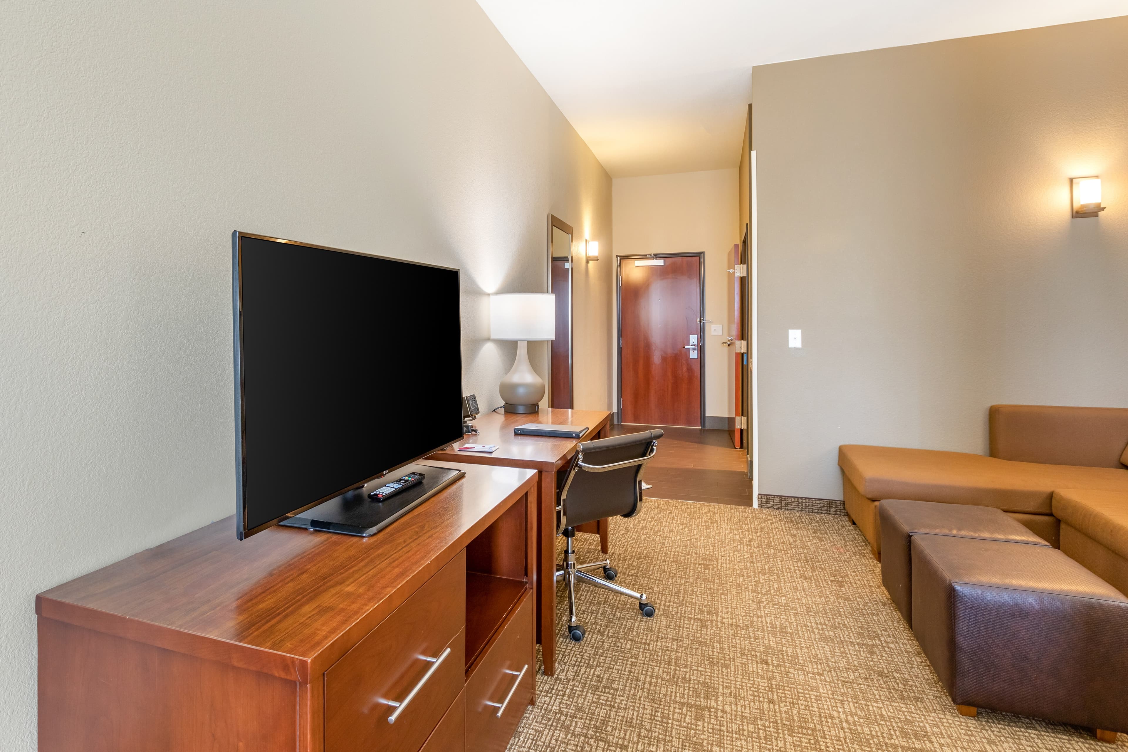 Comfort Suites Near Denver Downtown - Image 4