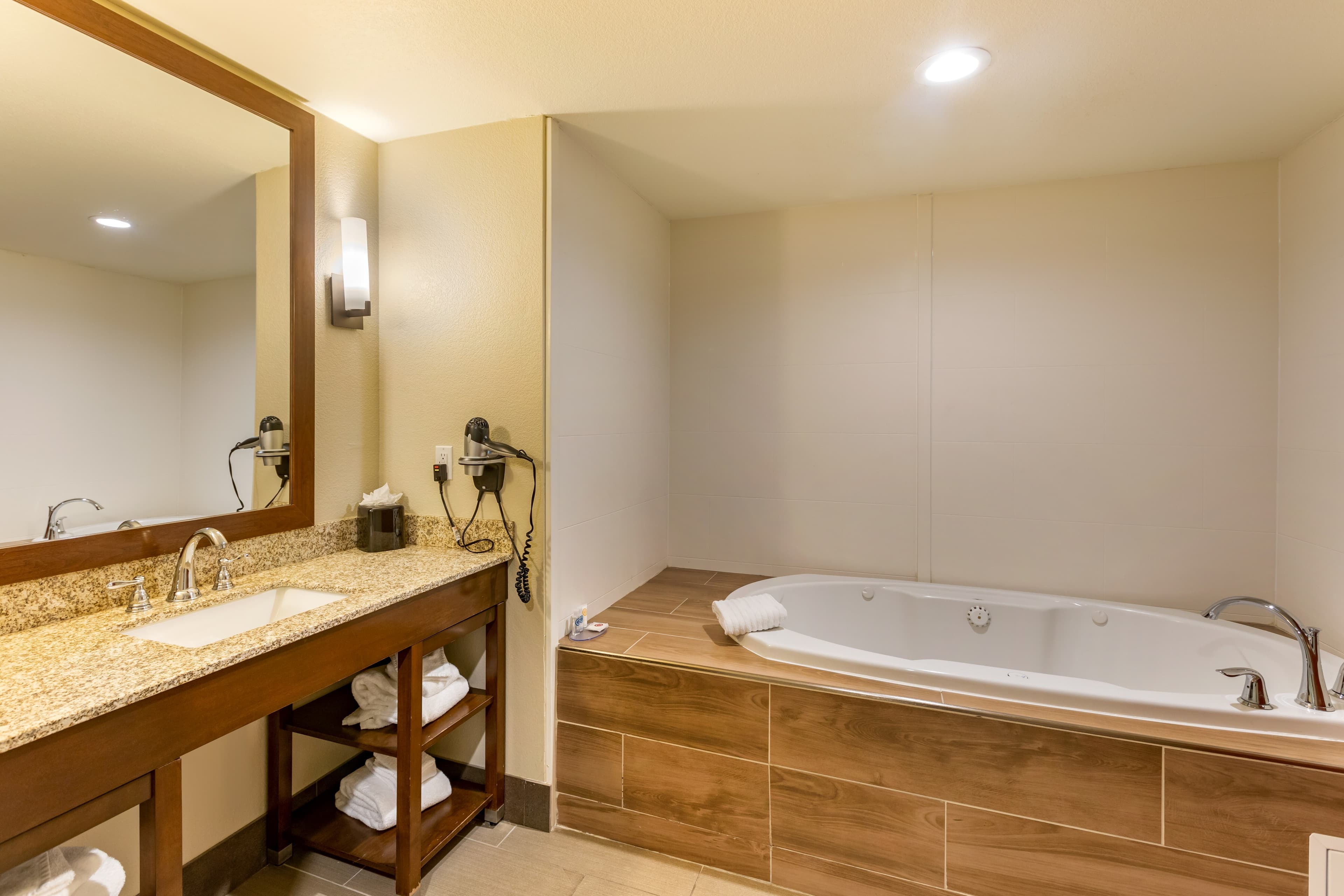 Comfort Suites Near Denver Downtown — 26
