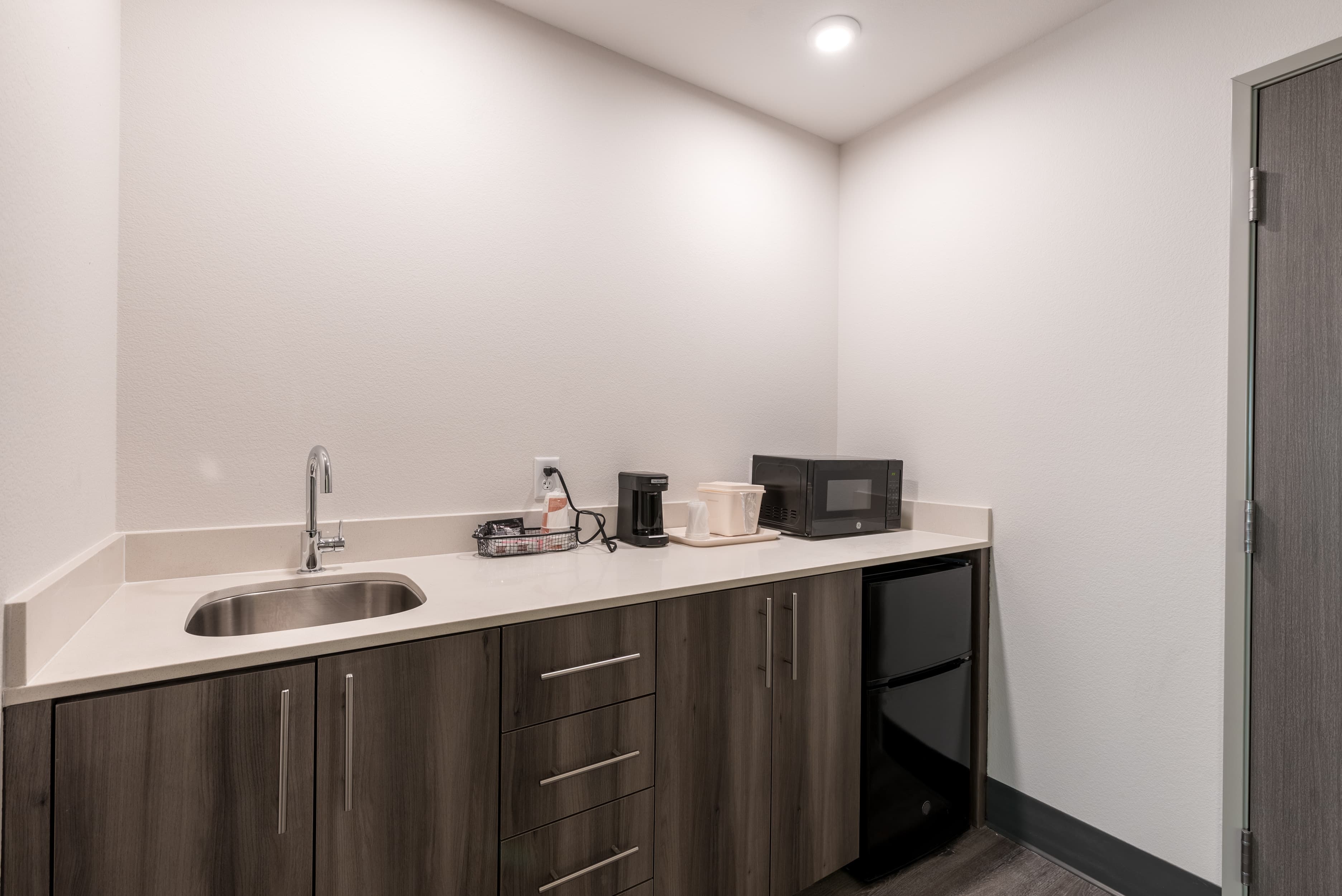 Comfort Suites Colorado Springs East - Medical Center Area — 26