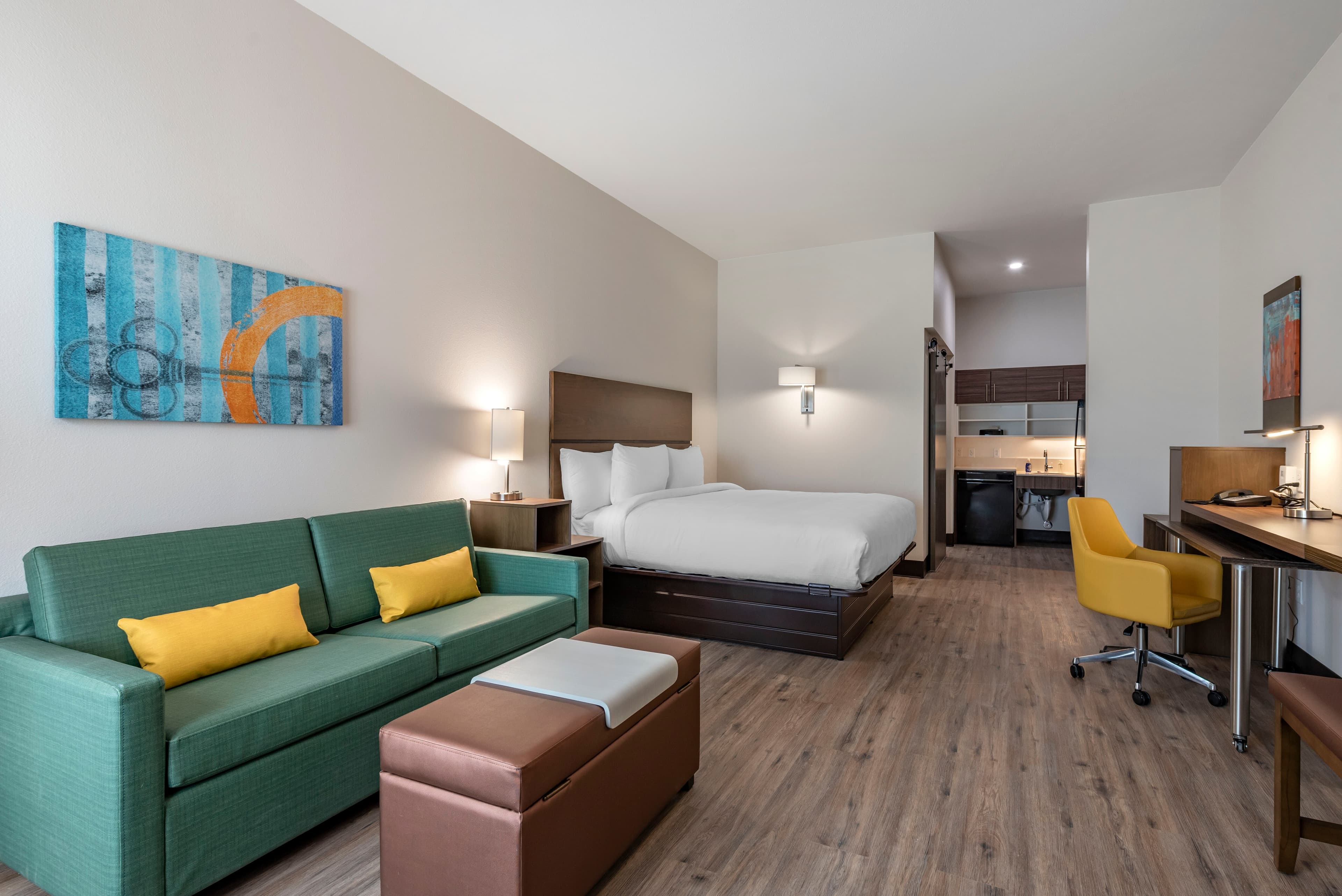 MainStay Suites Colorado Springs East - Medical Center Area - Image 2