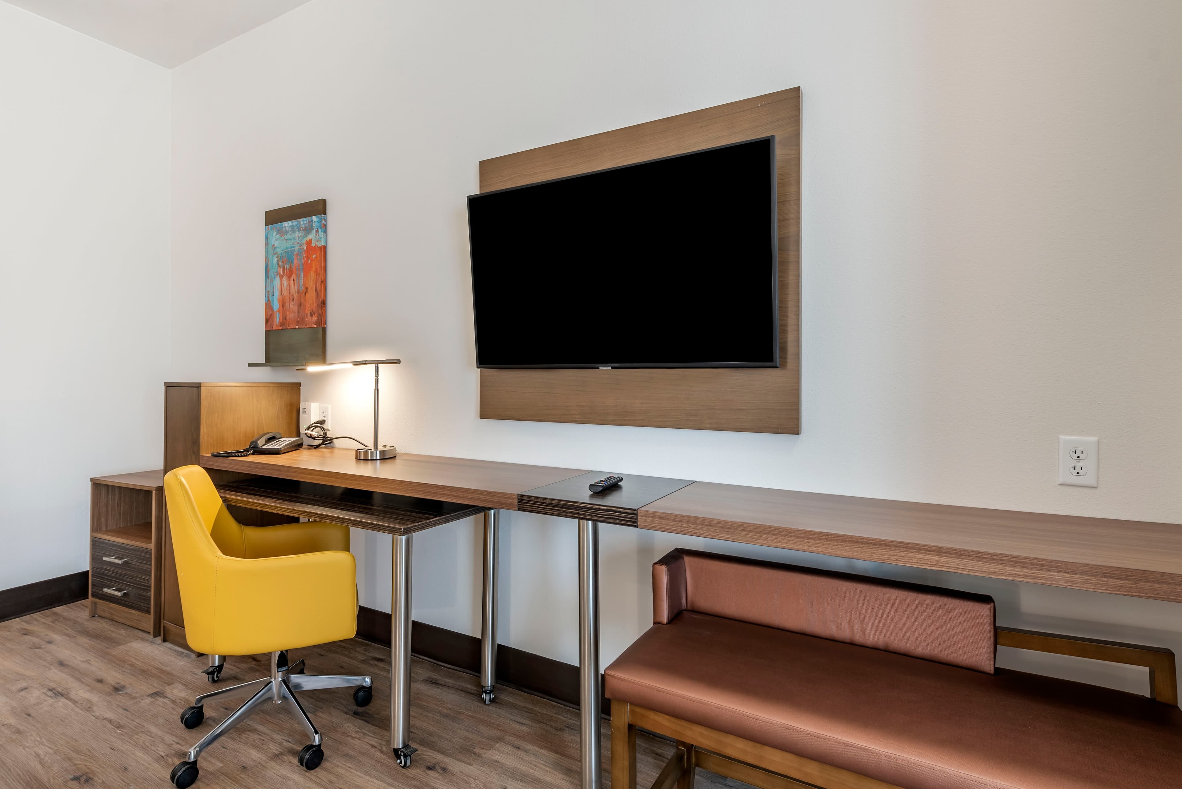 MainStay Suites Colorado Springs East - Medical Center Area - Image 4