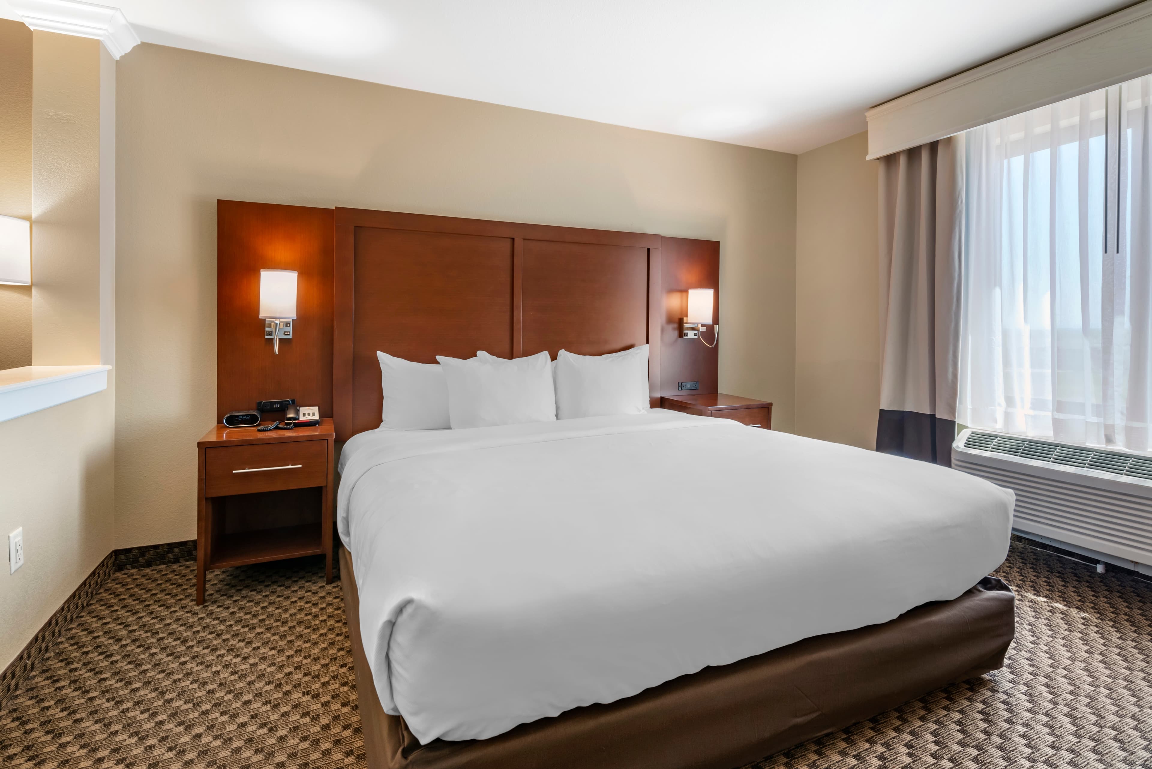 Comfort Suites Broomfield-Boulder/Interlocken - Image 2