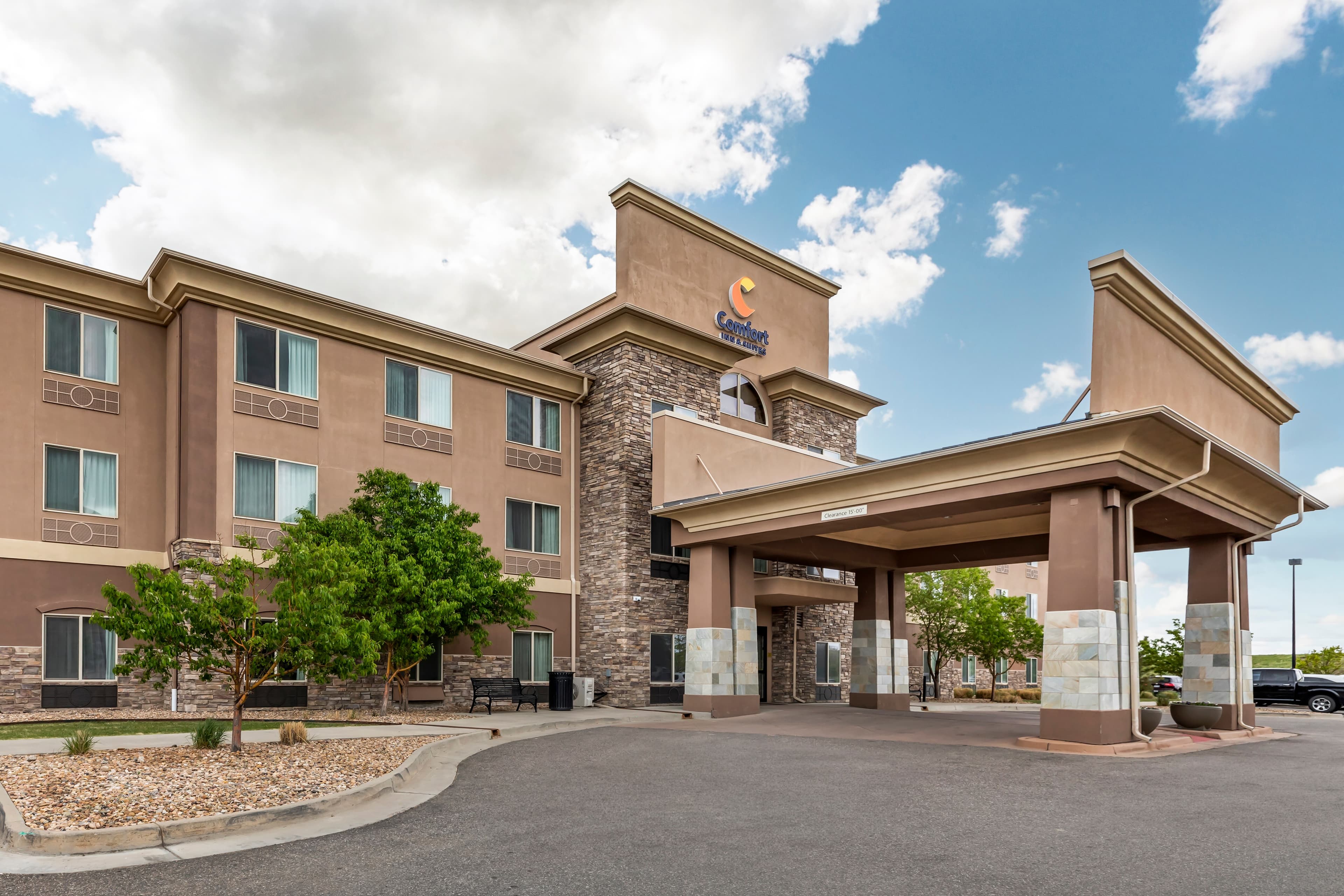 Comfort Inn & Suites Brighton Denver NE Medical Center - Image 1