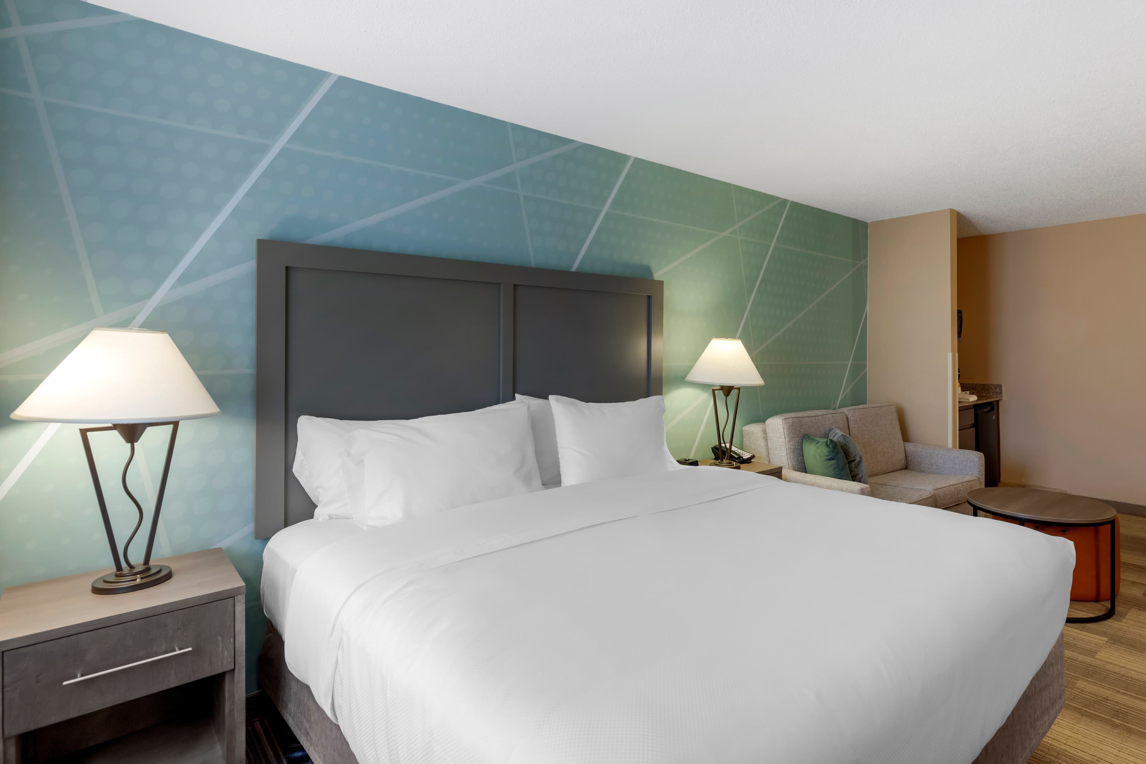 Comfort Inn & Suites Boulder - Image 3