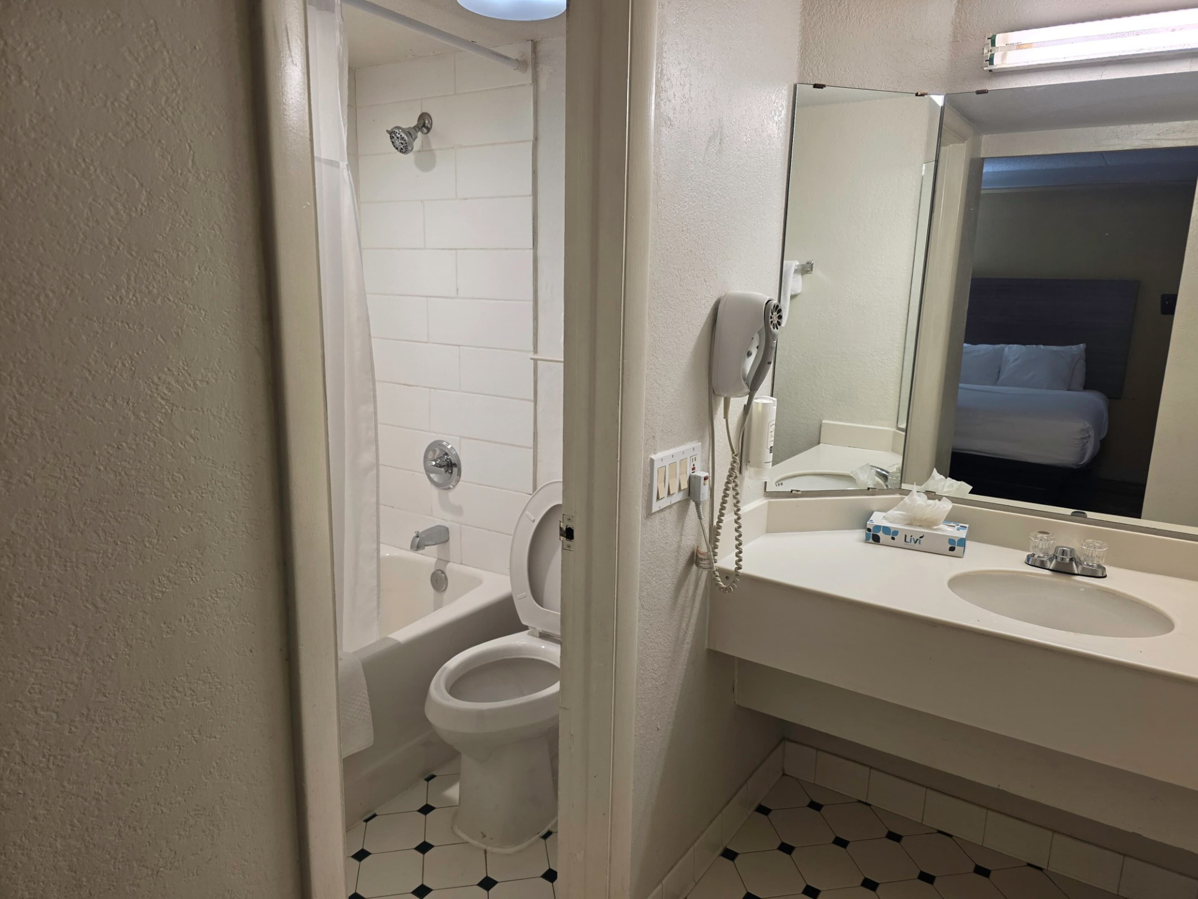 Quality Inn Aurora Denver - Image 4