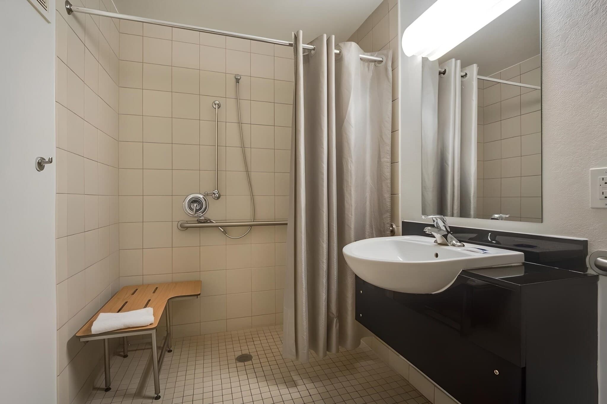 Park Inn by Radisson, Lakewood — 14
