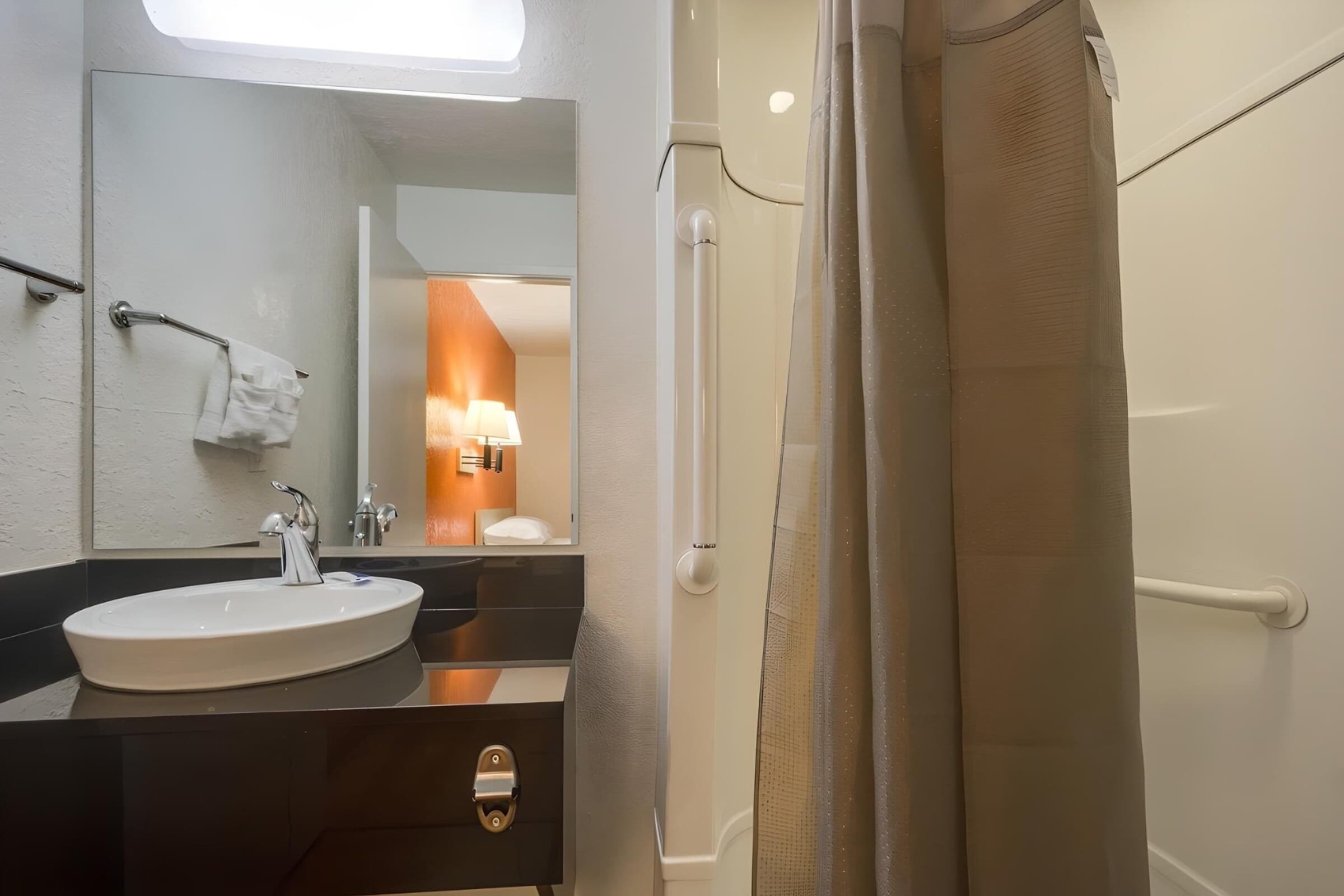 Park Inn by Radisson, Lakewood - Image 4
