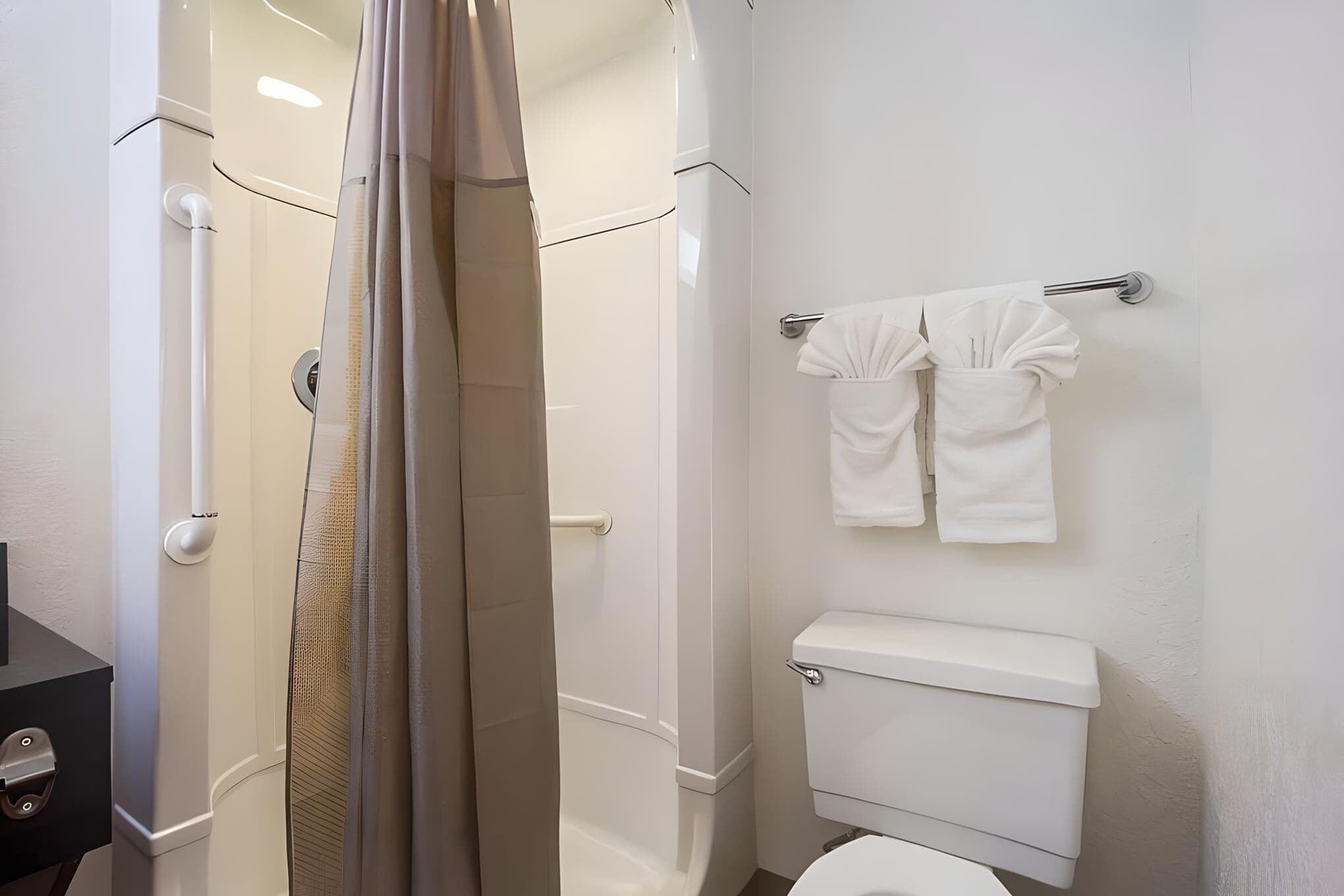Park Inn by Radisson, Lakewood - Image 5