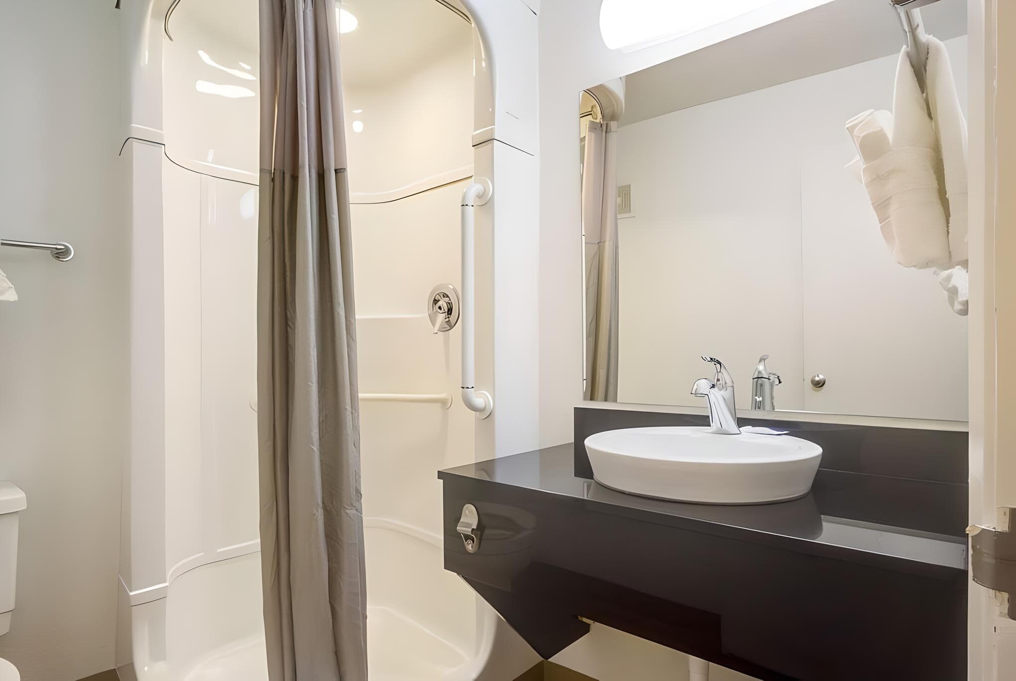 Park Inn by Radisson, Lakewood — 6