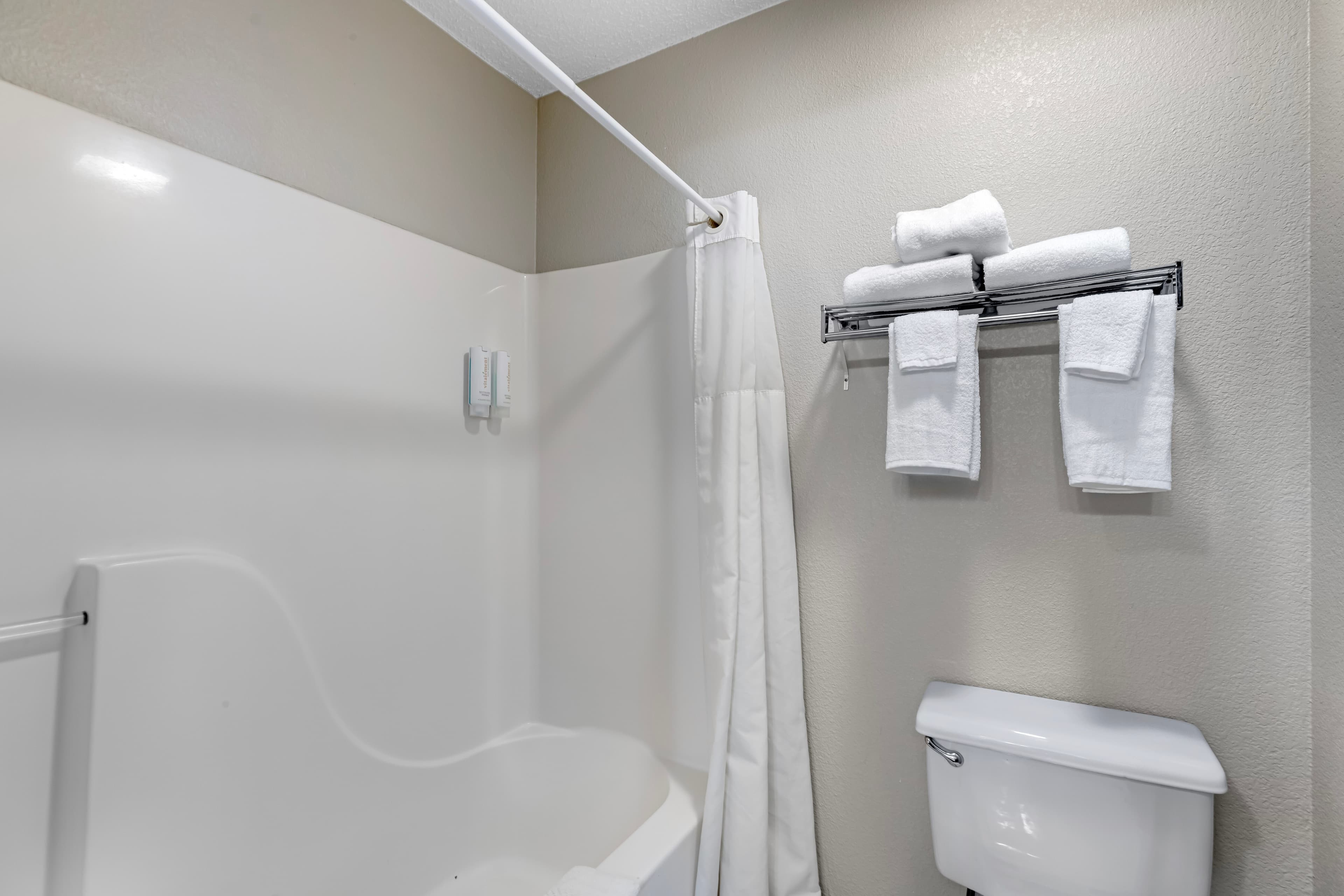 Econo Lodge Longmont East - Image 5