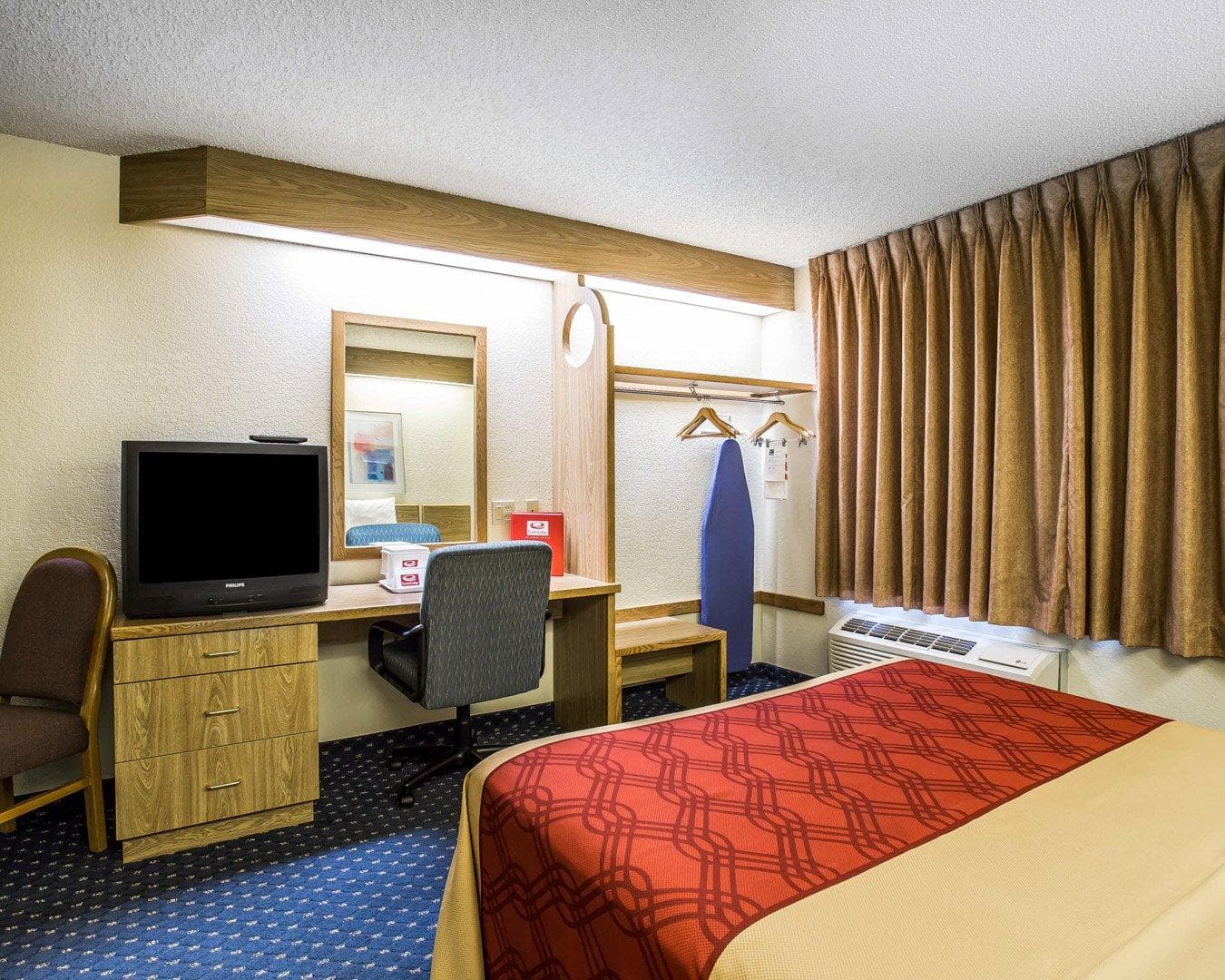 Econo Lodge Denver International Airport — 8