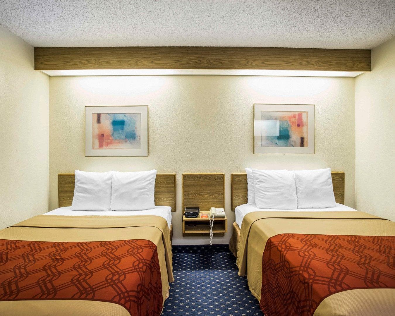Econo Lodge Denver International Airport — 14