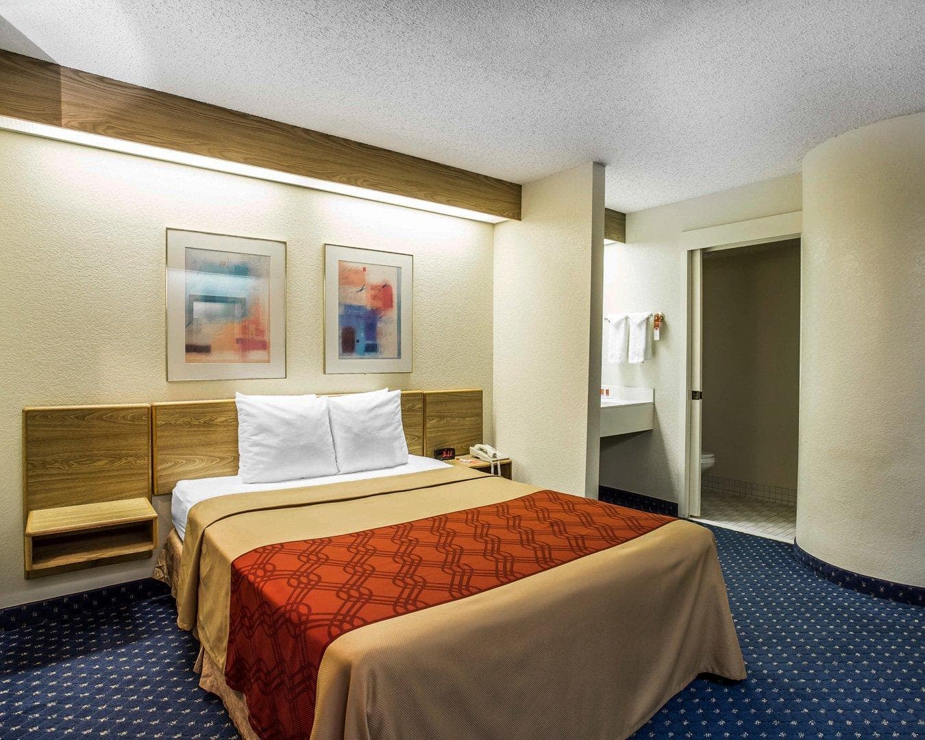 Econo Lodge Denver International Airport — 17