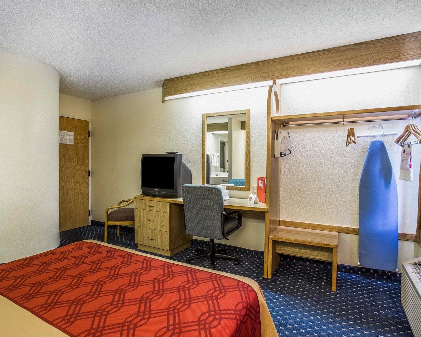 Econo Lodge Denver International Airport — 18
