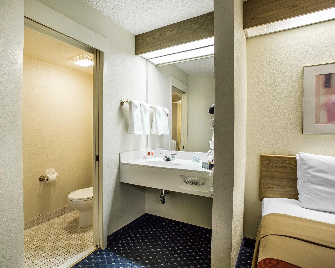 Econo Lodge Denver International Airport — 6