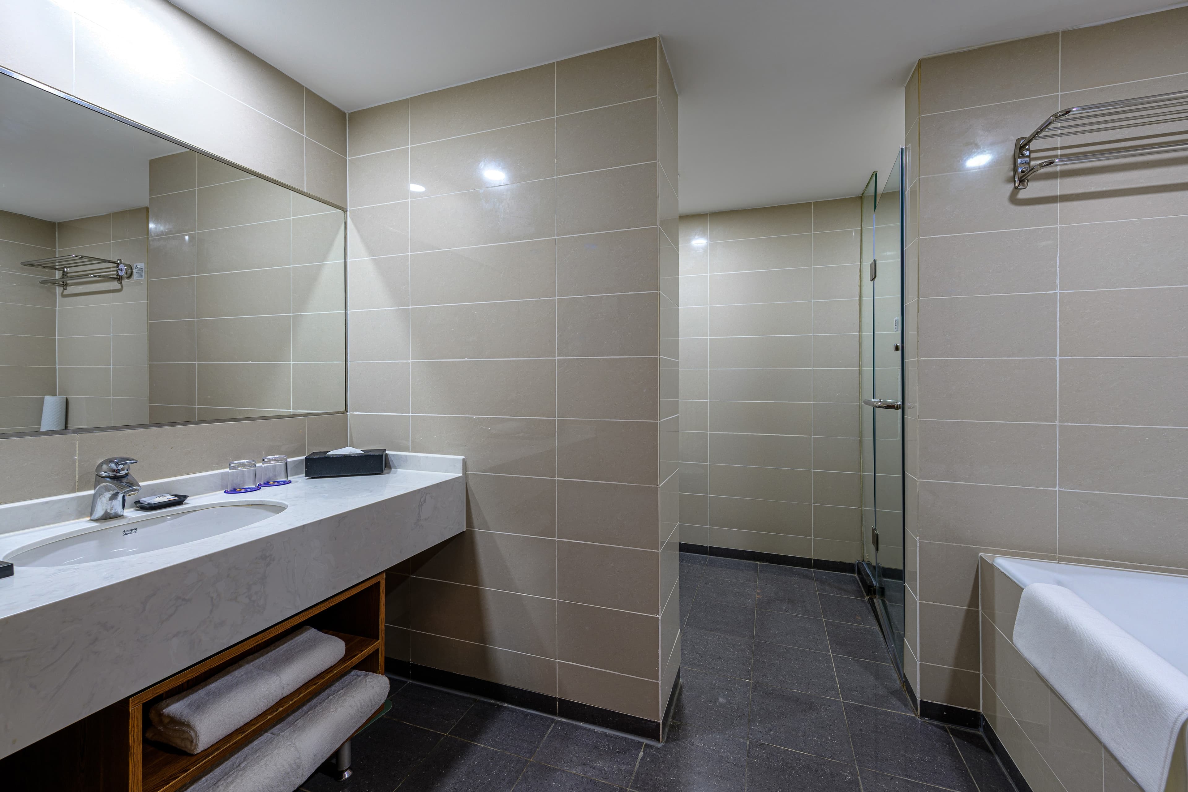 Comfort Suites Olympic Park, Beijing — 10