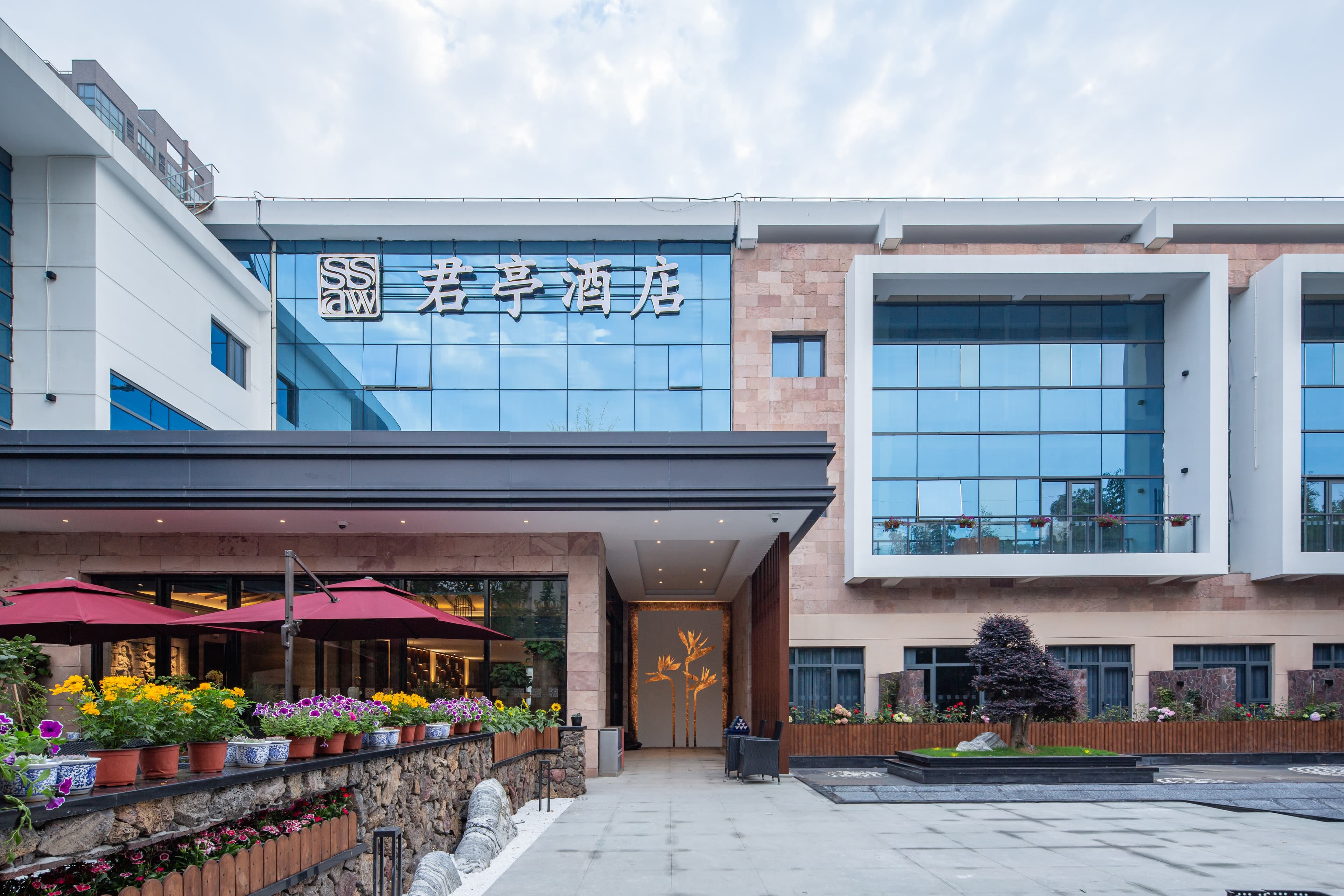 SSAW Boutique Shanghai South Xuhui RiYueGuang - Image 1