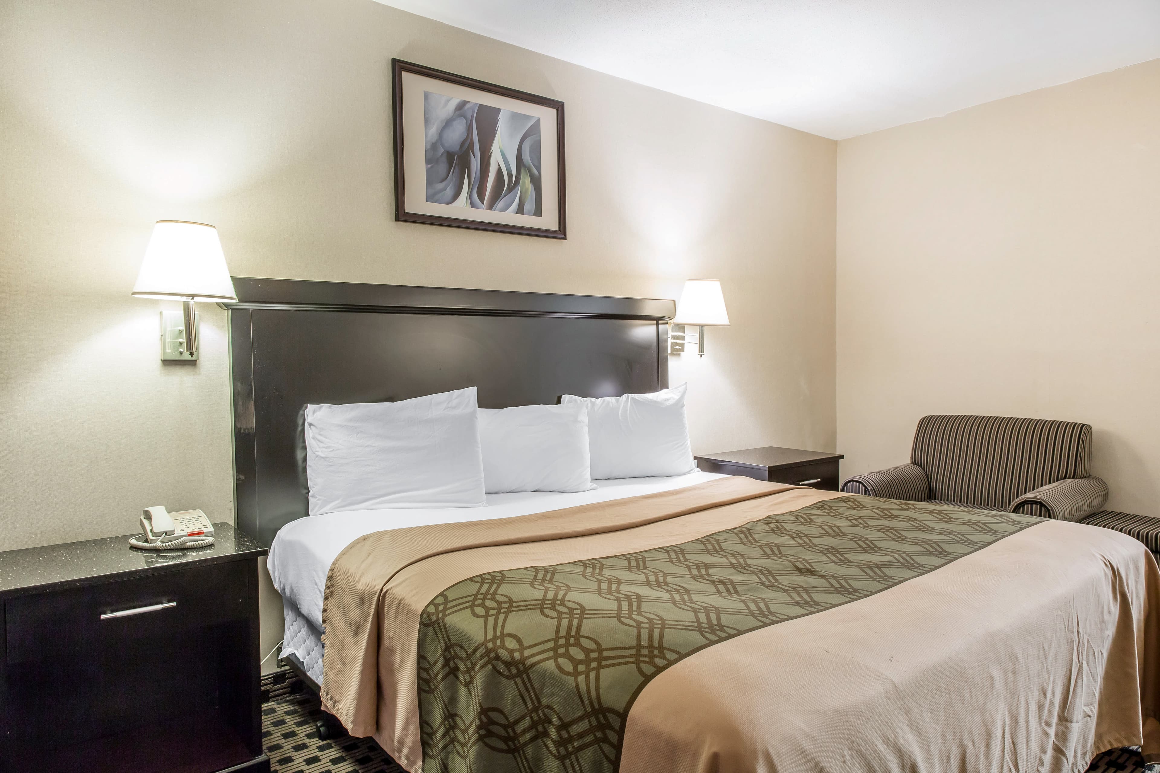 Econo Lodge — 6