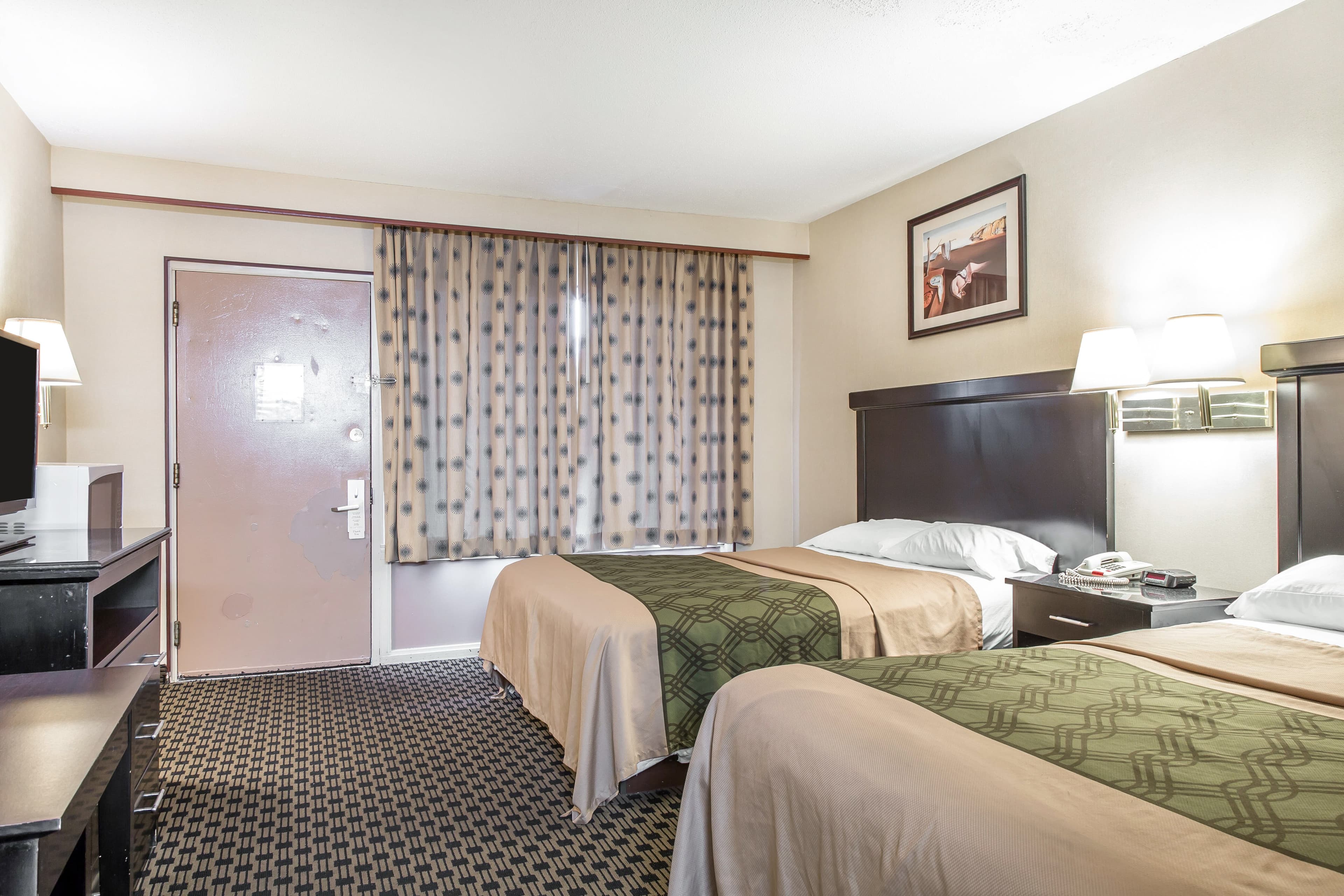 Econo Lodge — 16