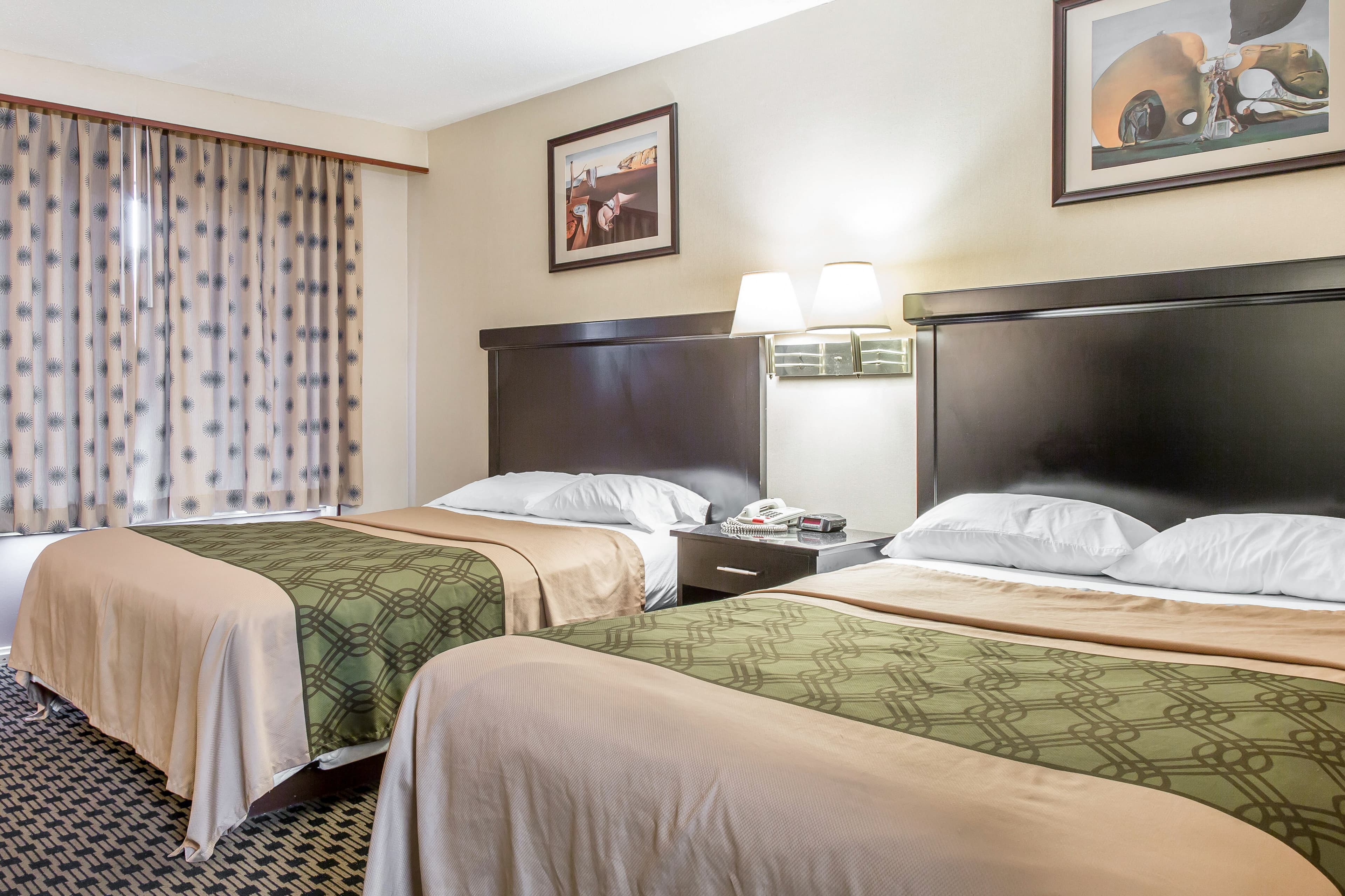 Econo Lodge — 17