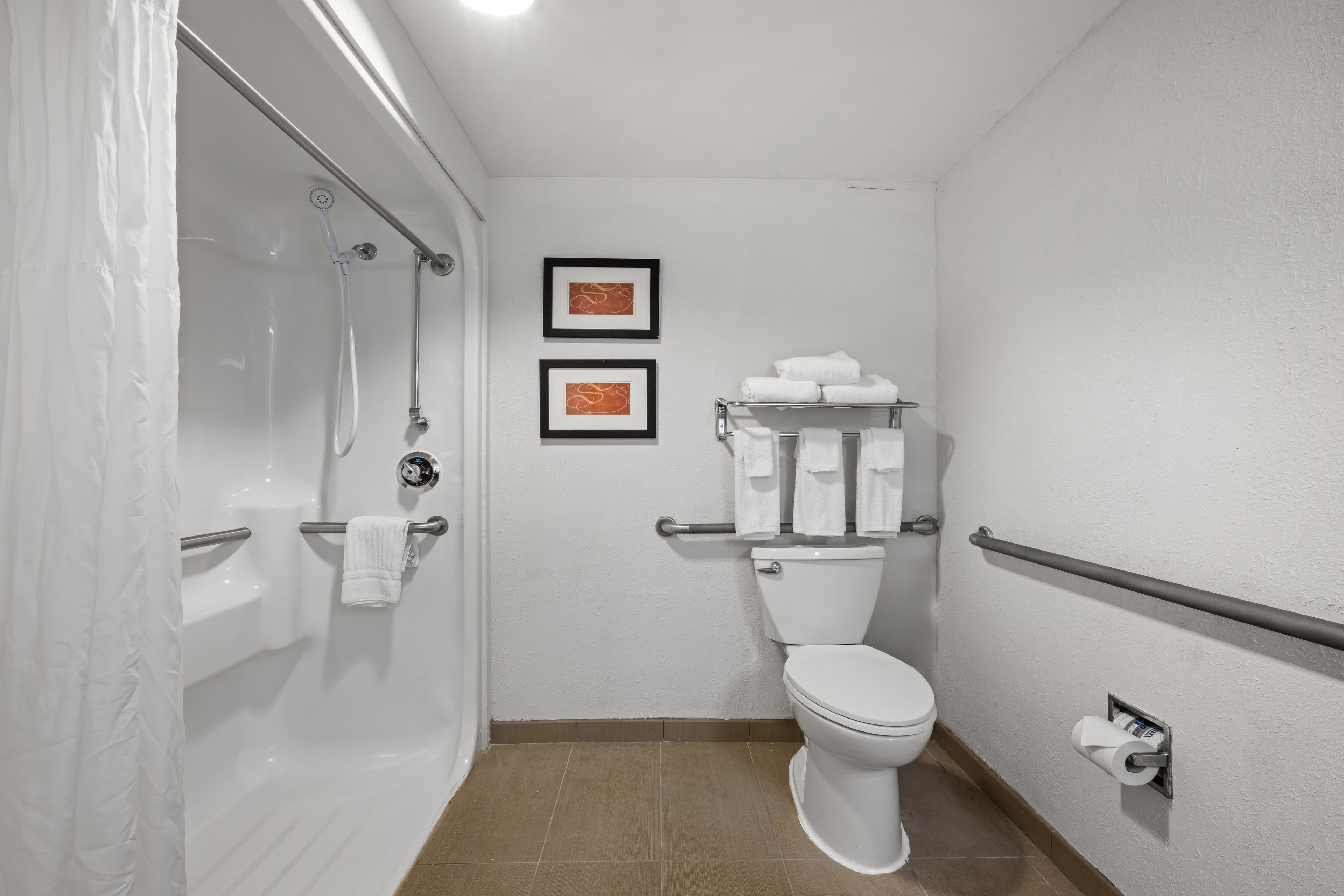 Comfort Suites Near Casinos - Image 4