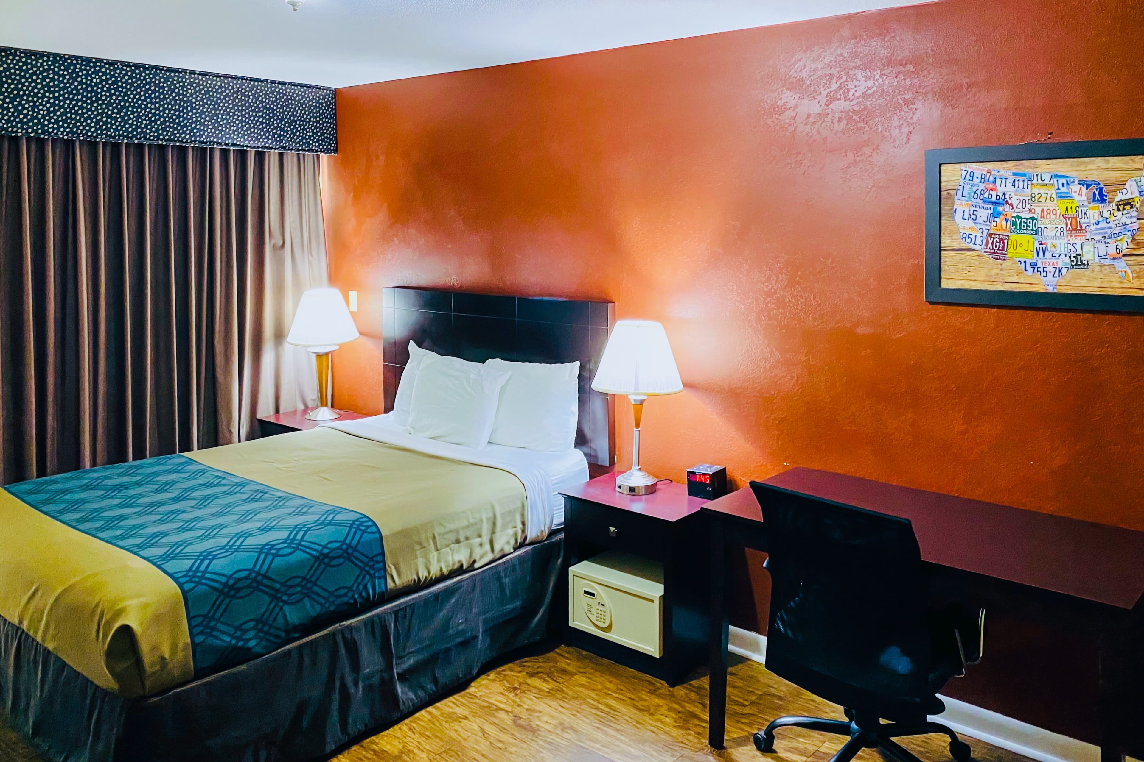 Econo Lodge Inn & Suites Old Saybrook - Westbrook - Image 2