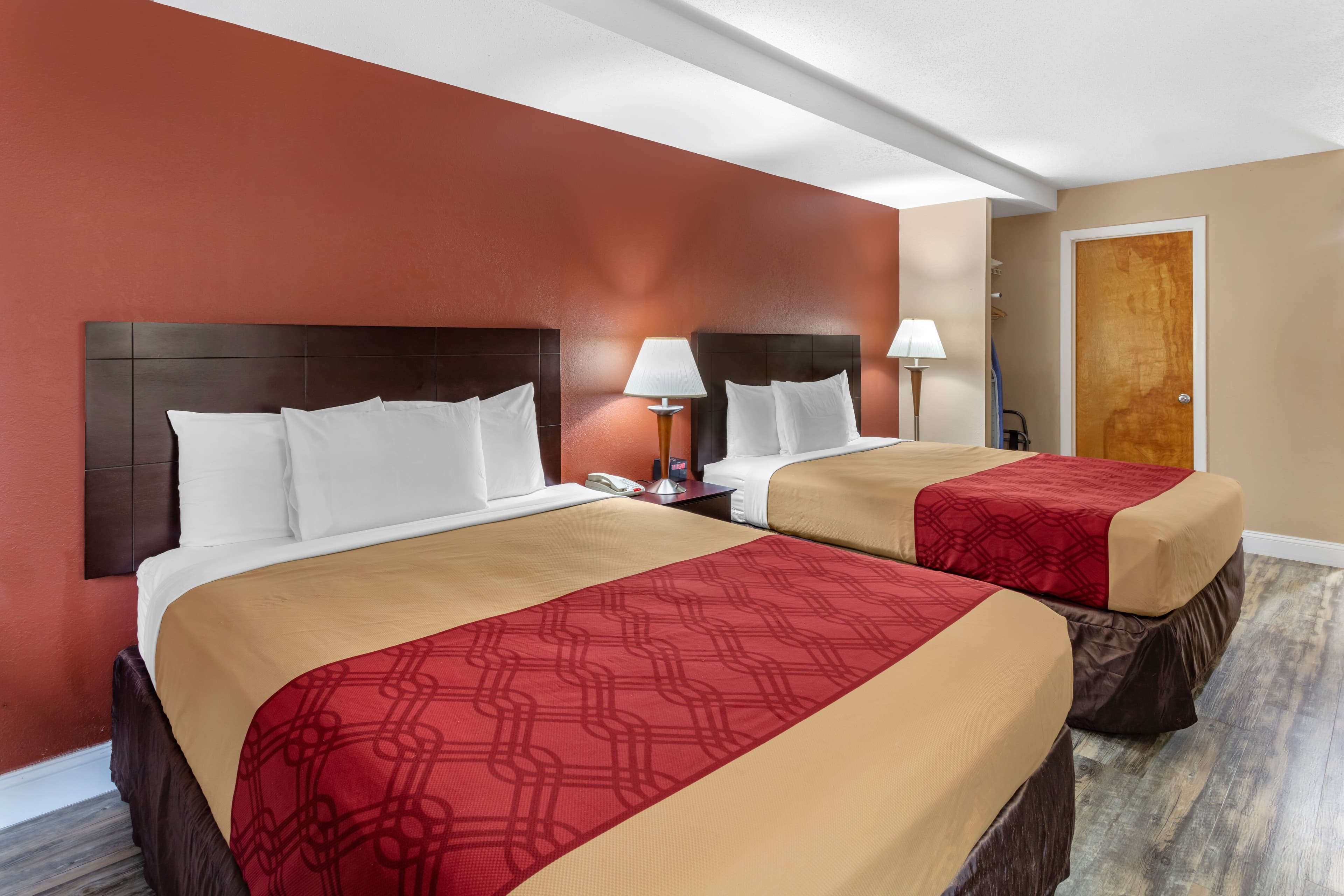 Econo Lodge Inn & Suites Old Saybrook - Westbrook — 12