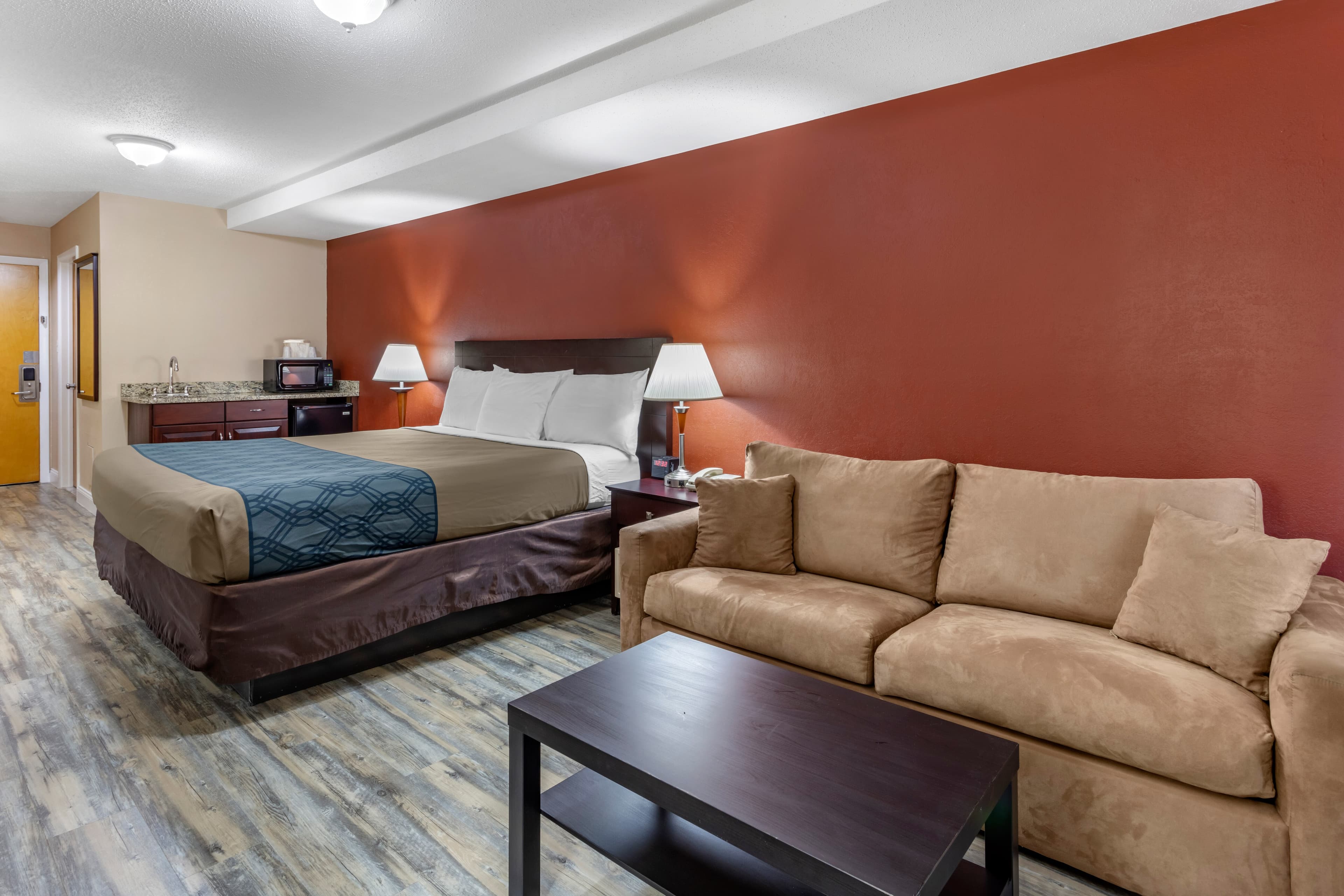 Econo Lodge Inn & Suites Old Saybrook - Westbrook — 17
