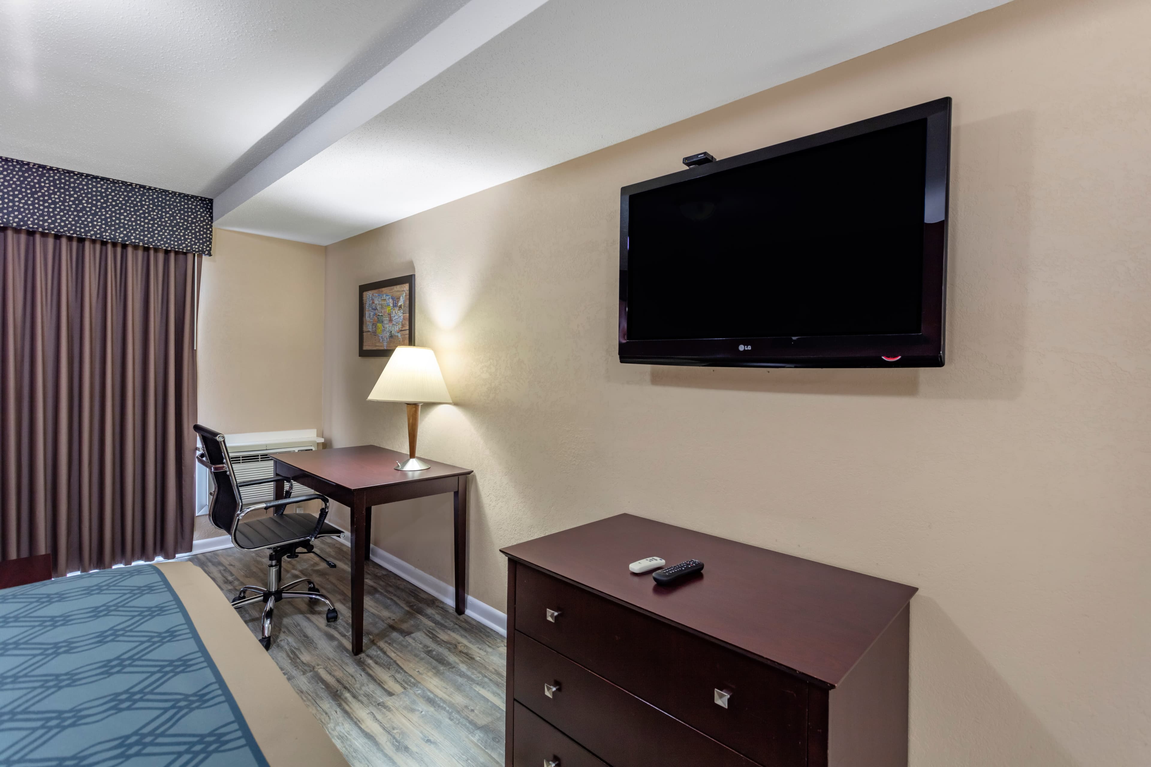 Econo Lodge Inn & Suites Old Saybrook - Westbrook — 23