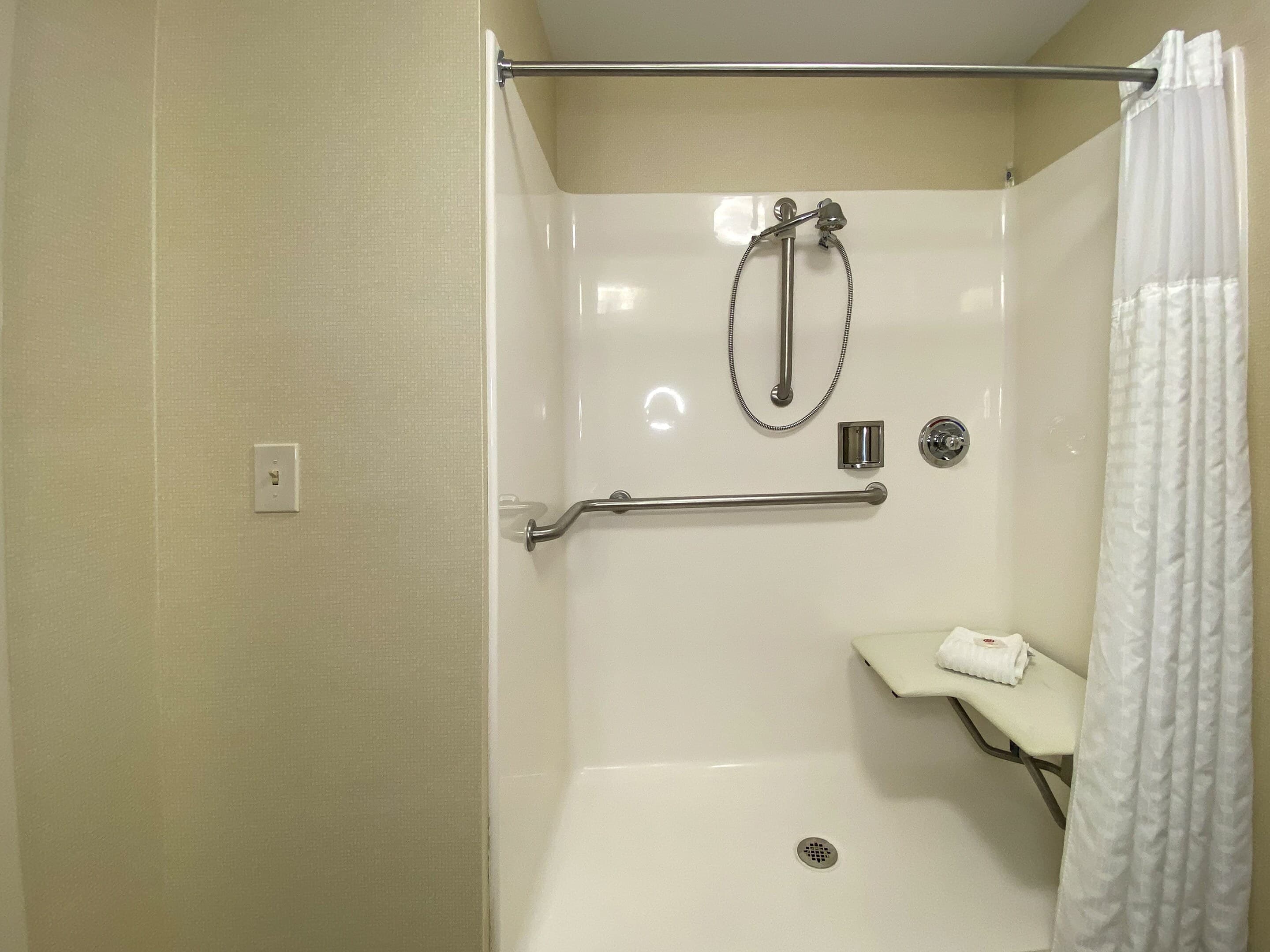 Comfort Inn East Windsor - Springfield - Image 5