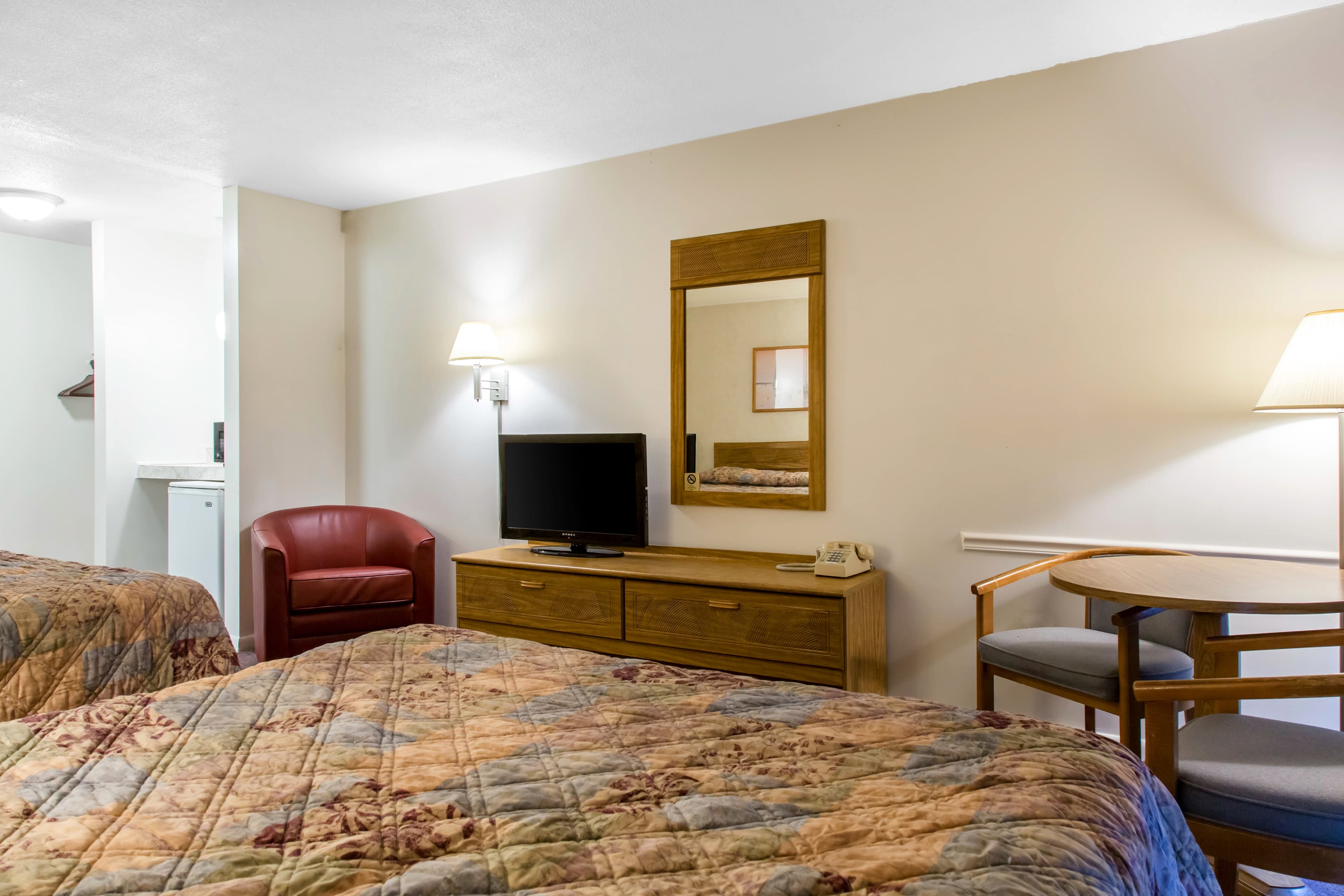 Rodeway Inn Waterford - New London — 6