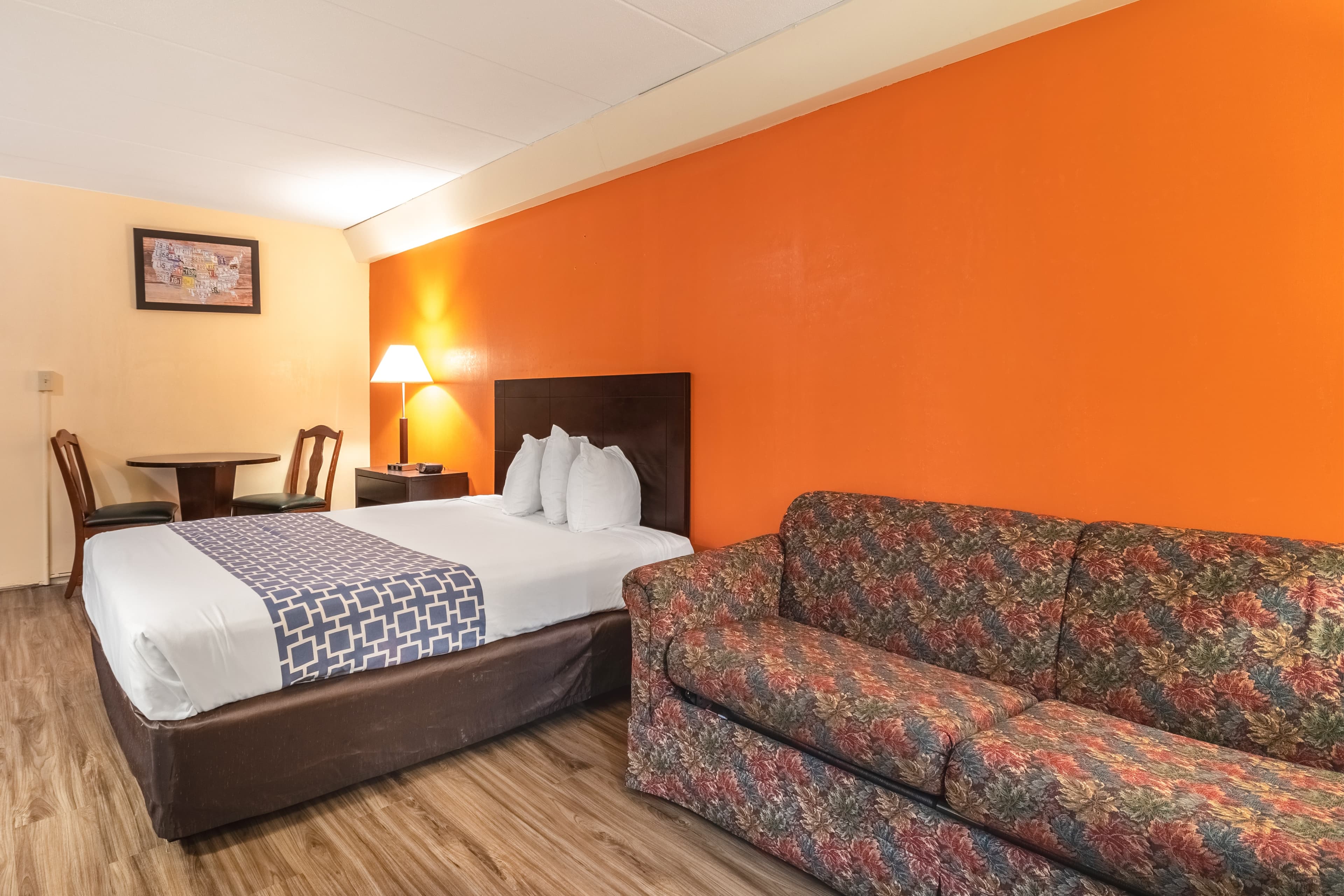 Econo Lodge Inn & Suites Windsor Locks Bradley Airport — 18