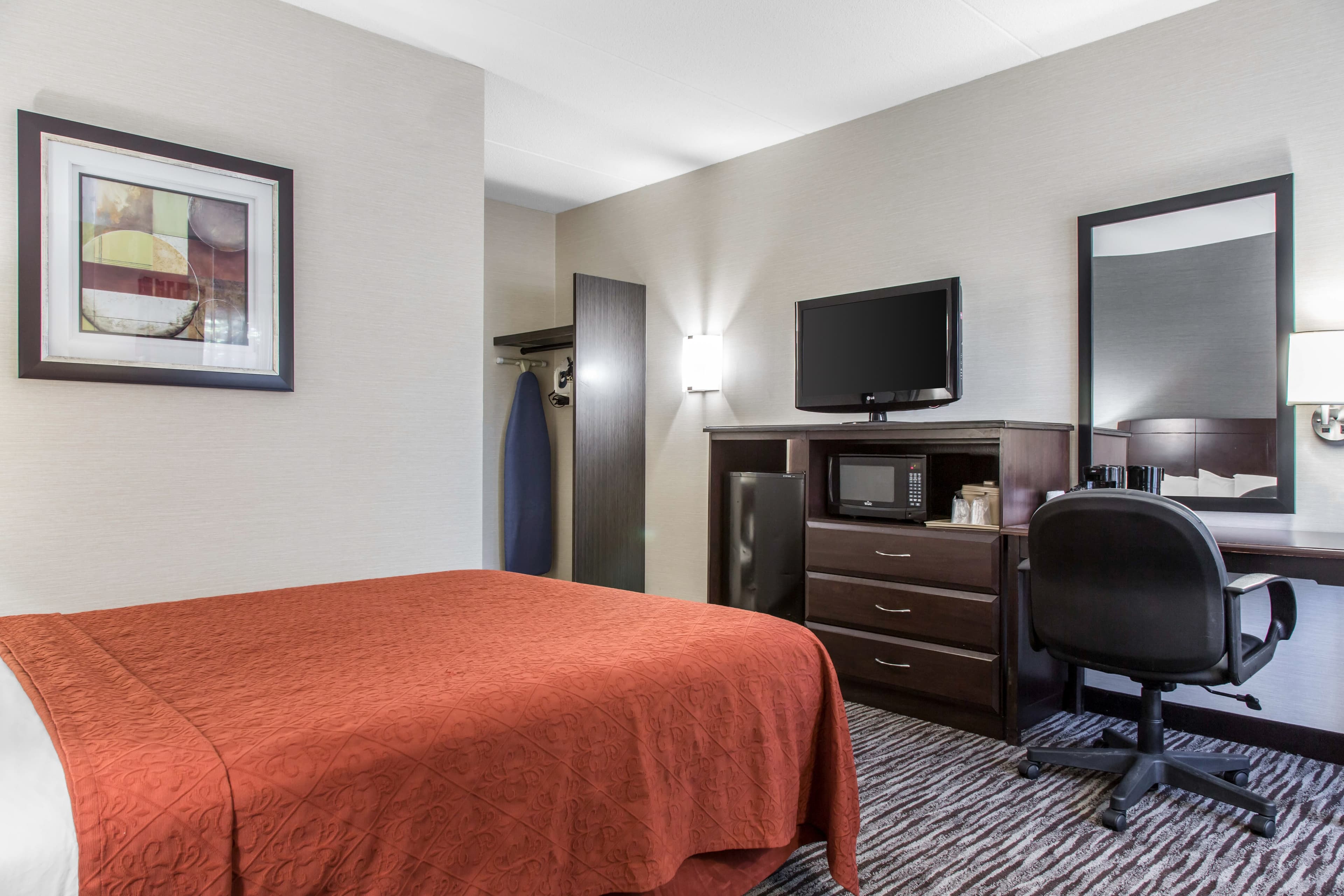 Quality Inn & Suites Danbury near University — 9