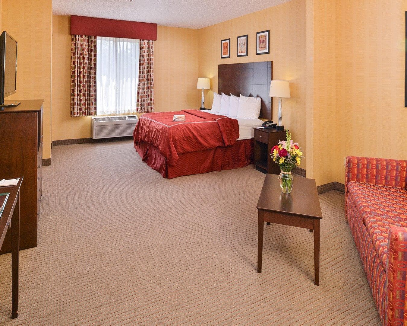 Quality Suites Stratford - Image 2