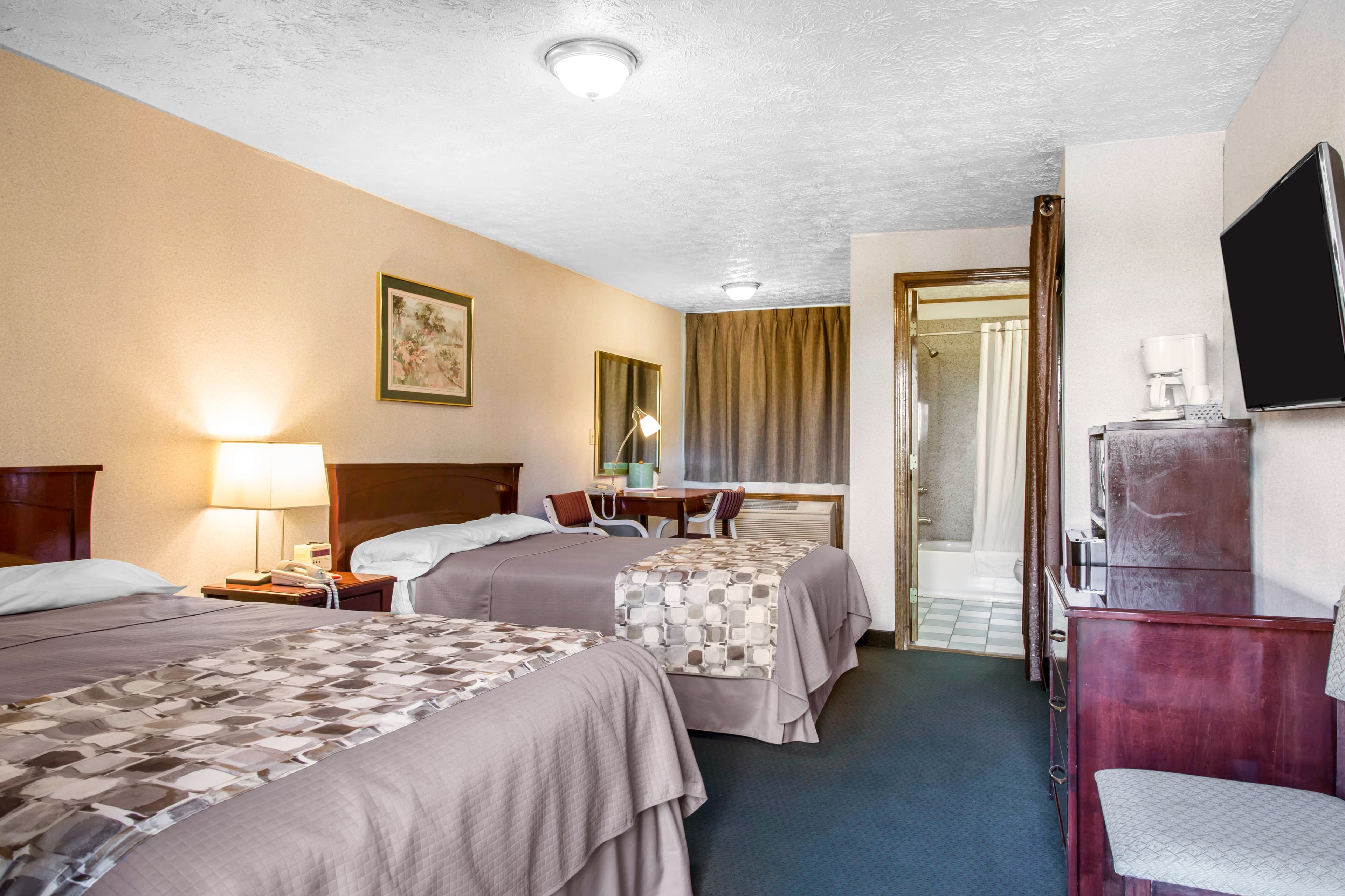 Rodeway Inn & Suites Branford - Guilford — 6