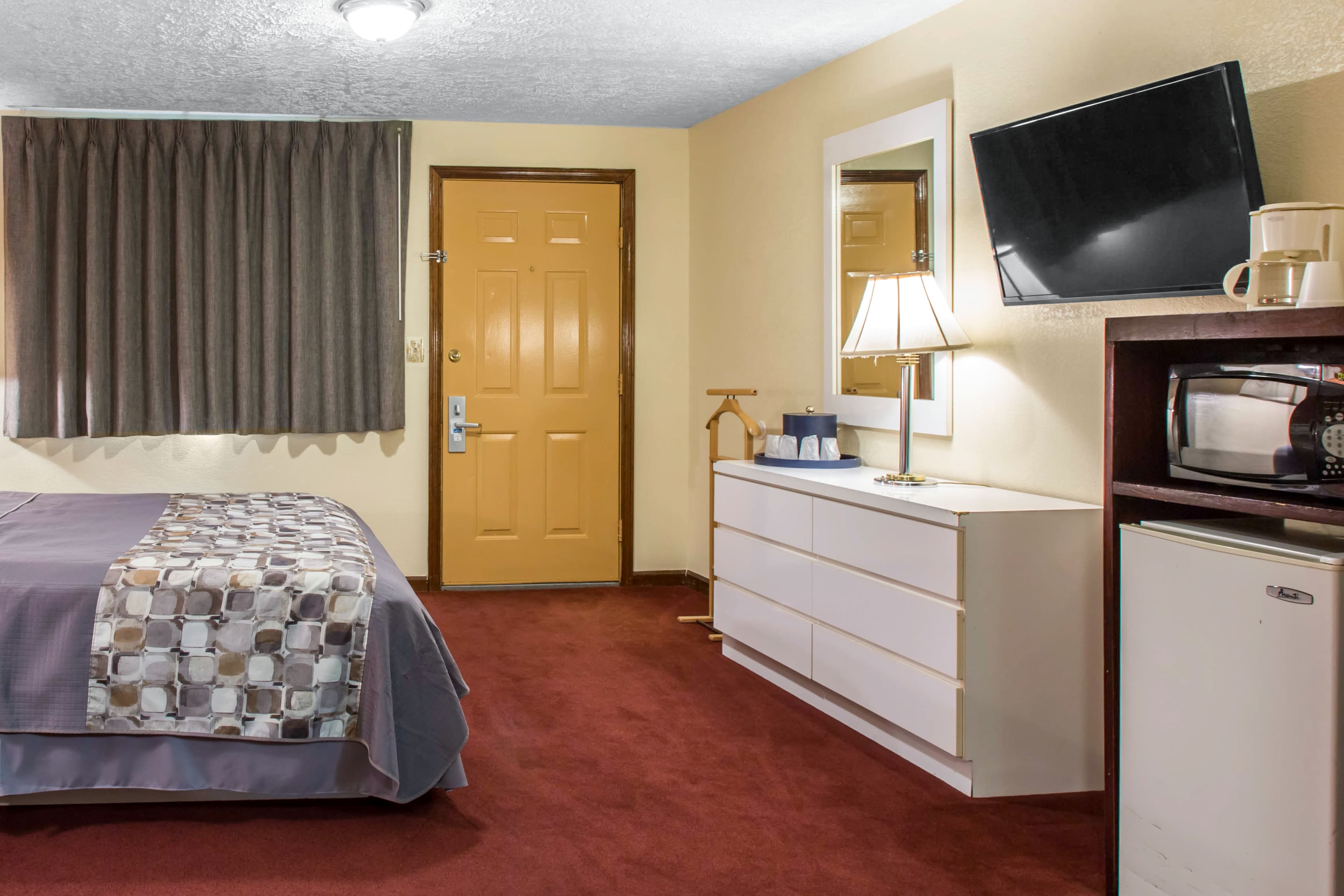 Rodeway Inn & Suites Branford - Guilford — 13