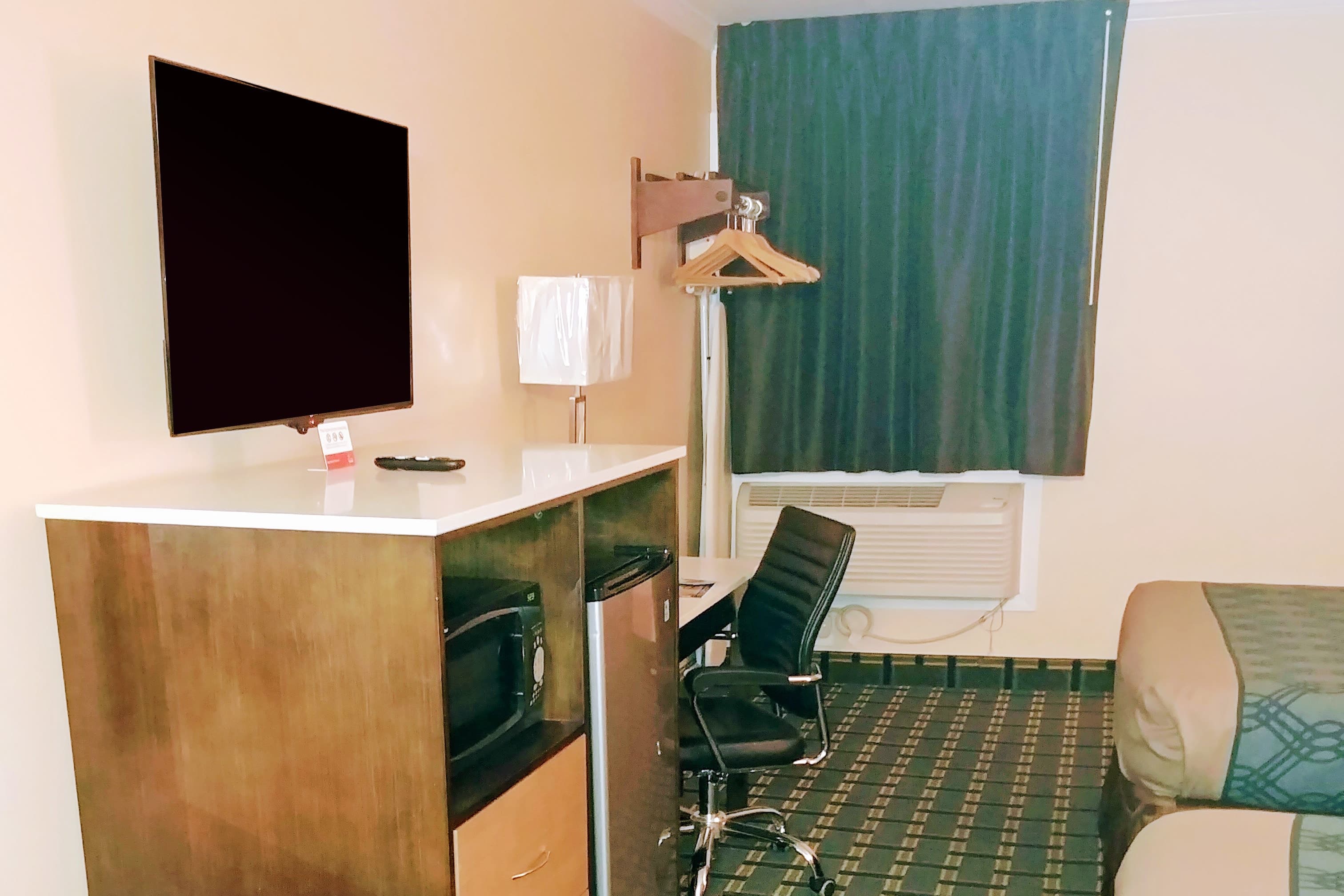 Econo Lodge Milldale - Southington — 6