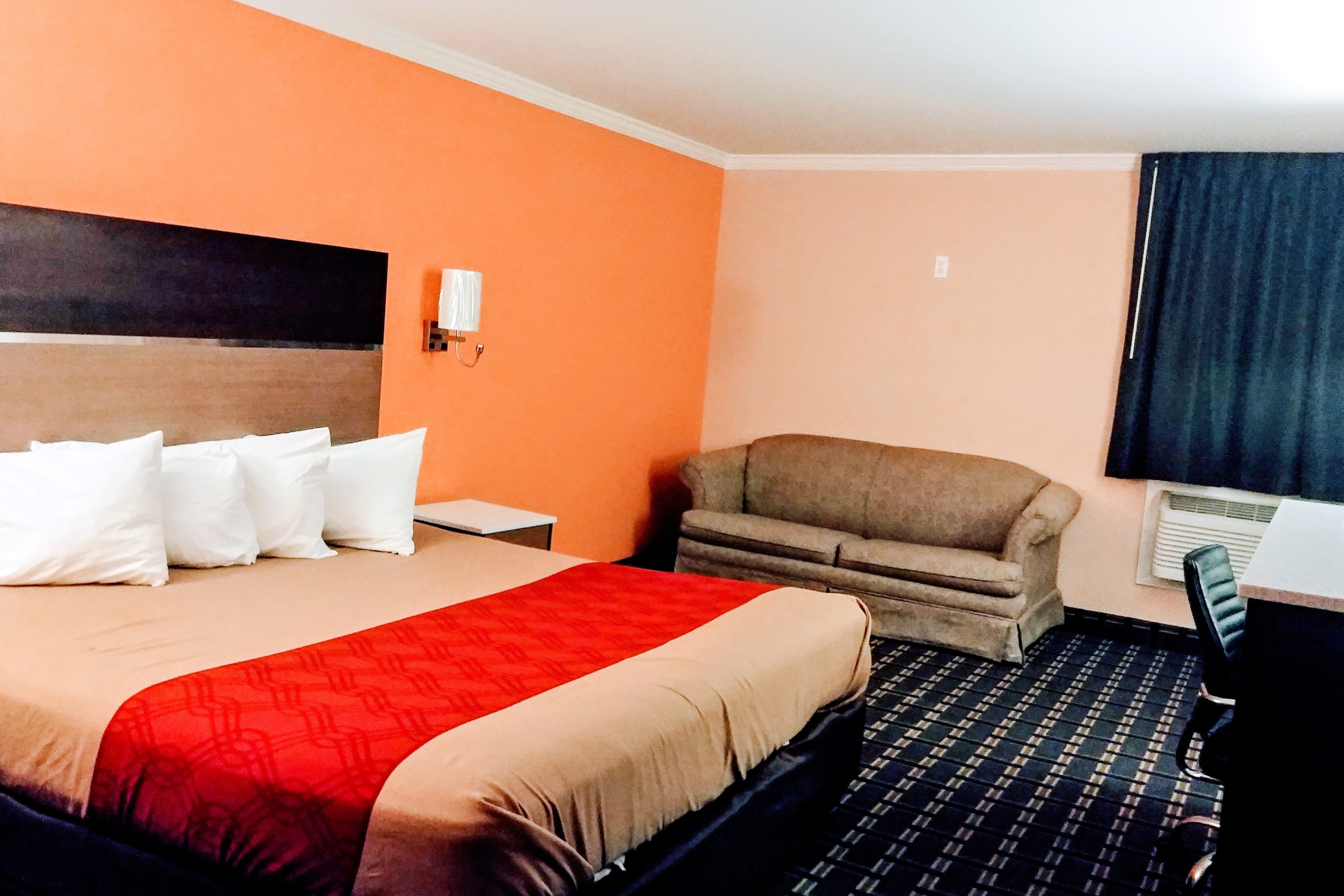 Econo Lodge Milldale - Southington — 14