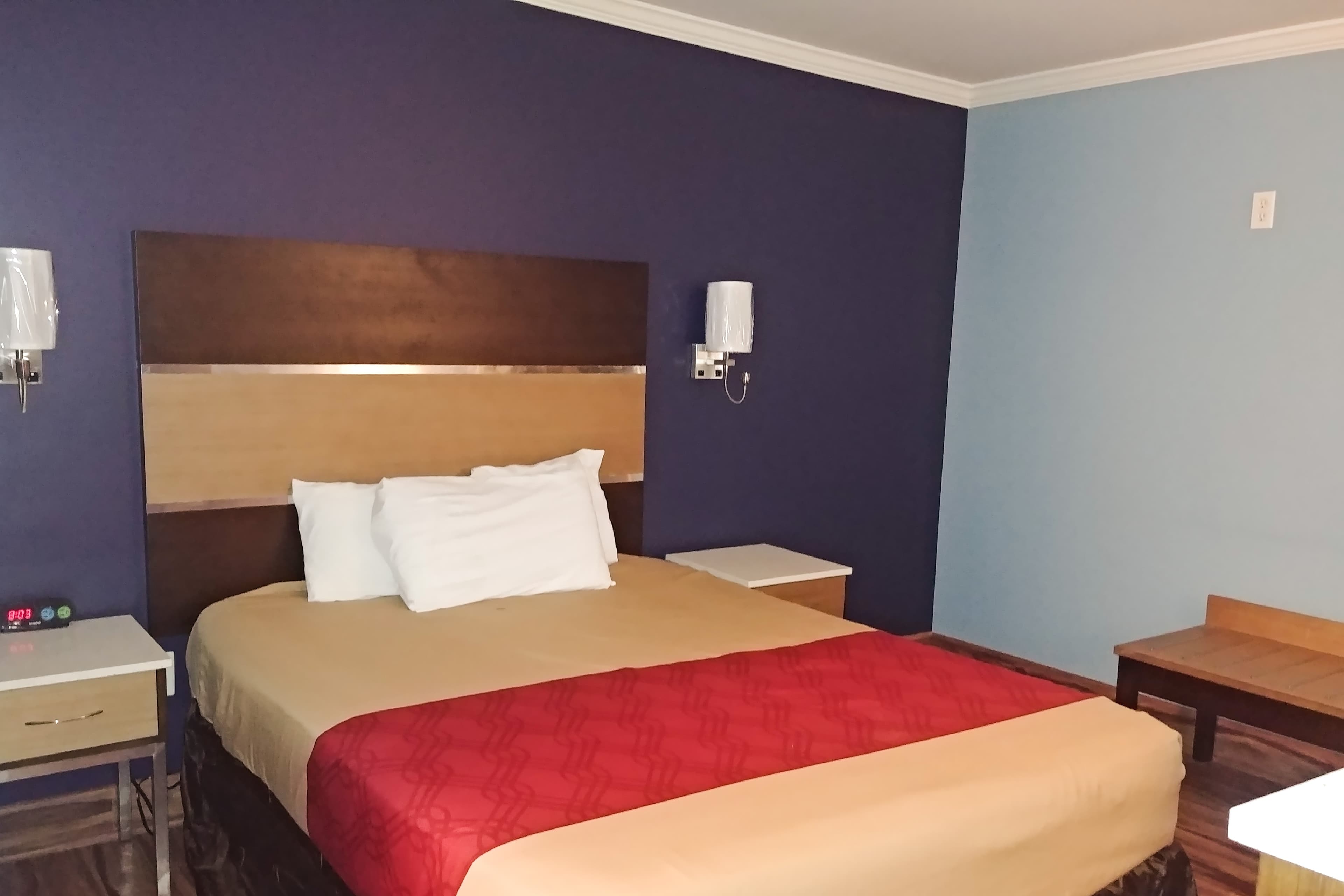 Econo Lodge Milldale - Southington — 36