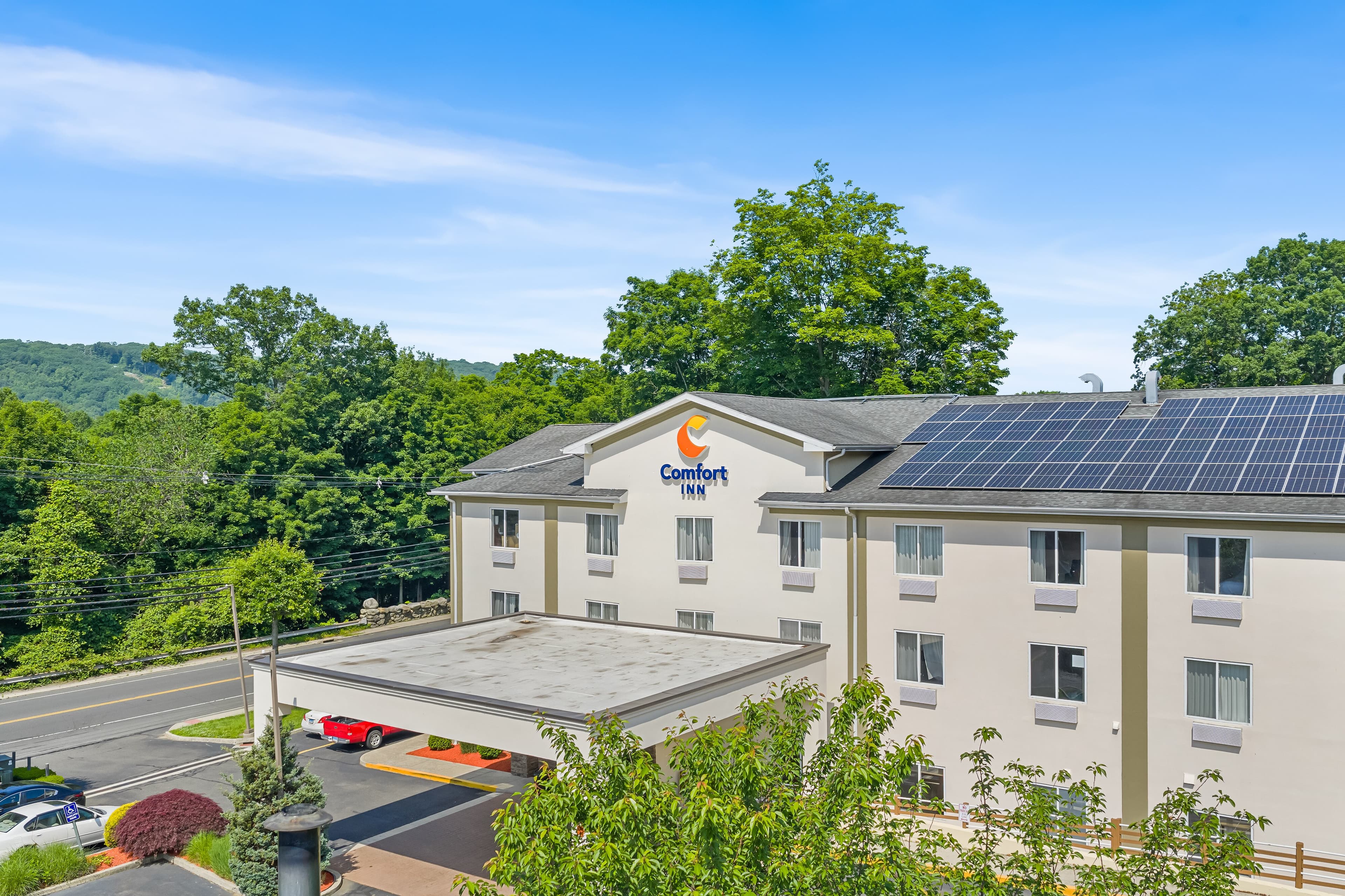 Comfort Inn Naugatuck-Shelton, CT - Image 1