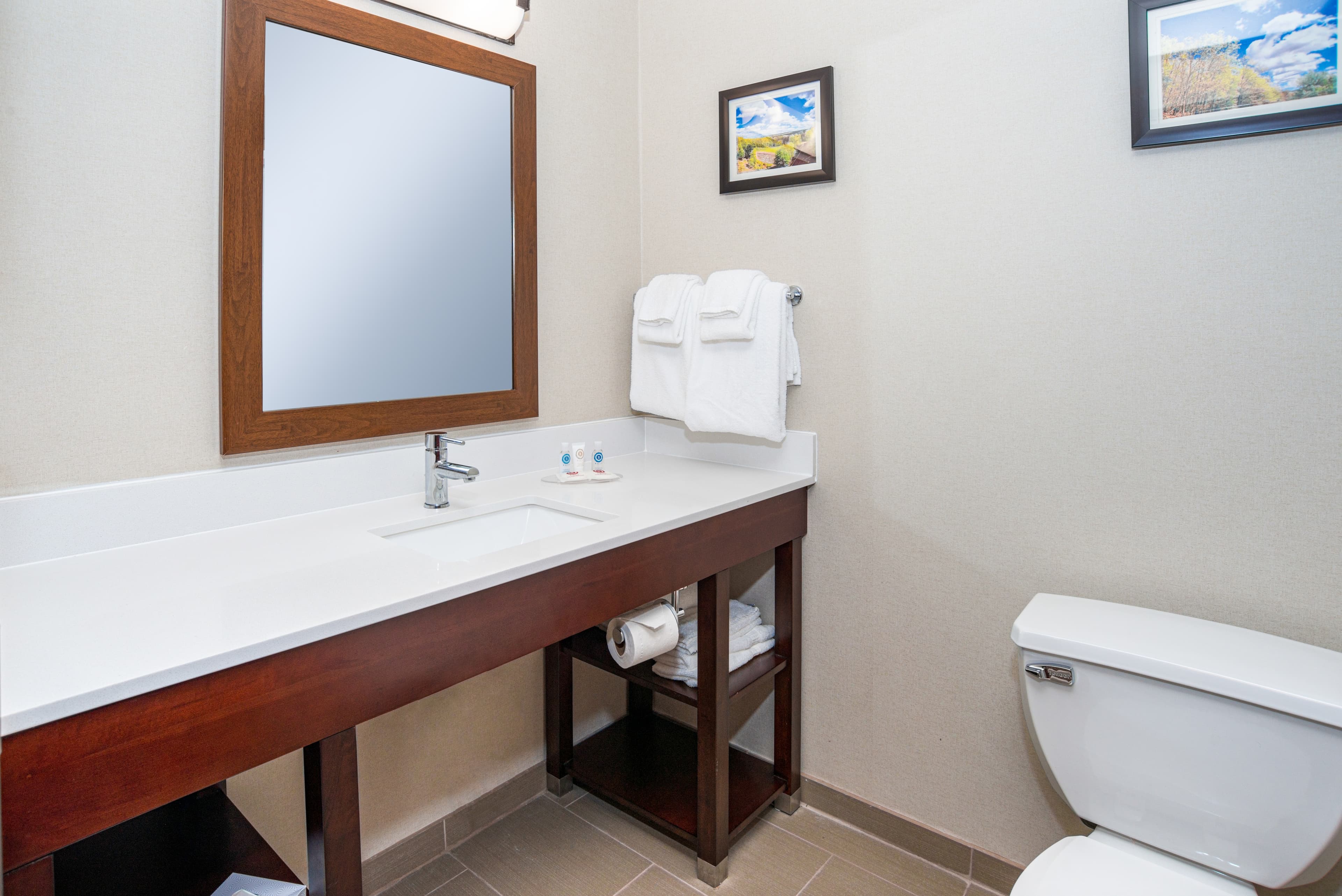 Comfort Inn Naugatuck-Shelton, CT — 7