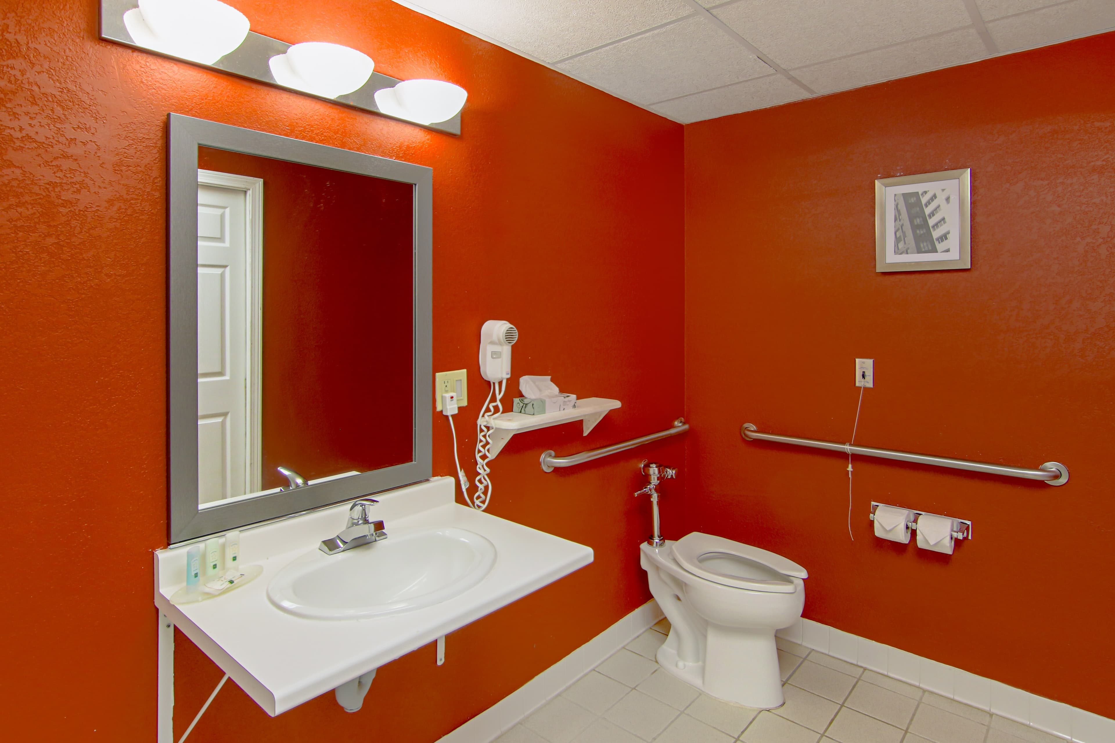 Quality Inn Plainfield I-395 - Image 5